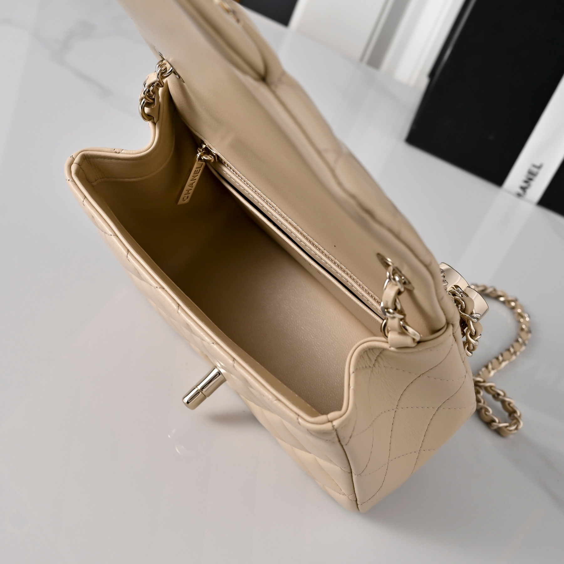 Ch**el Classic Flap Handbag CFin Milk Tea with Light gold hardware AS5758 18x13x7cm