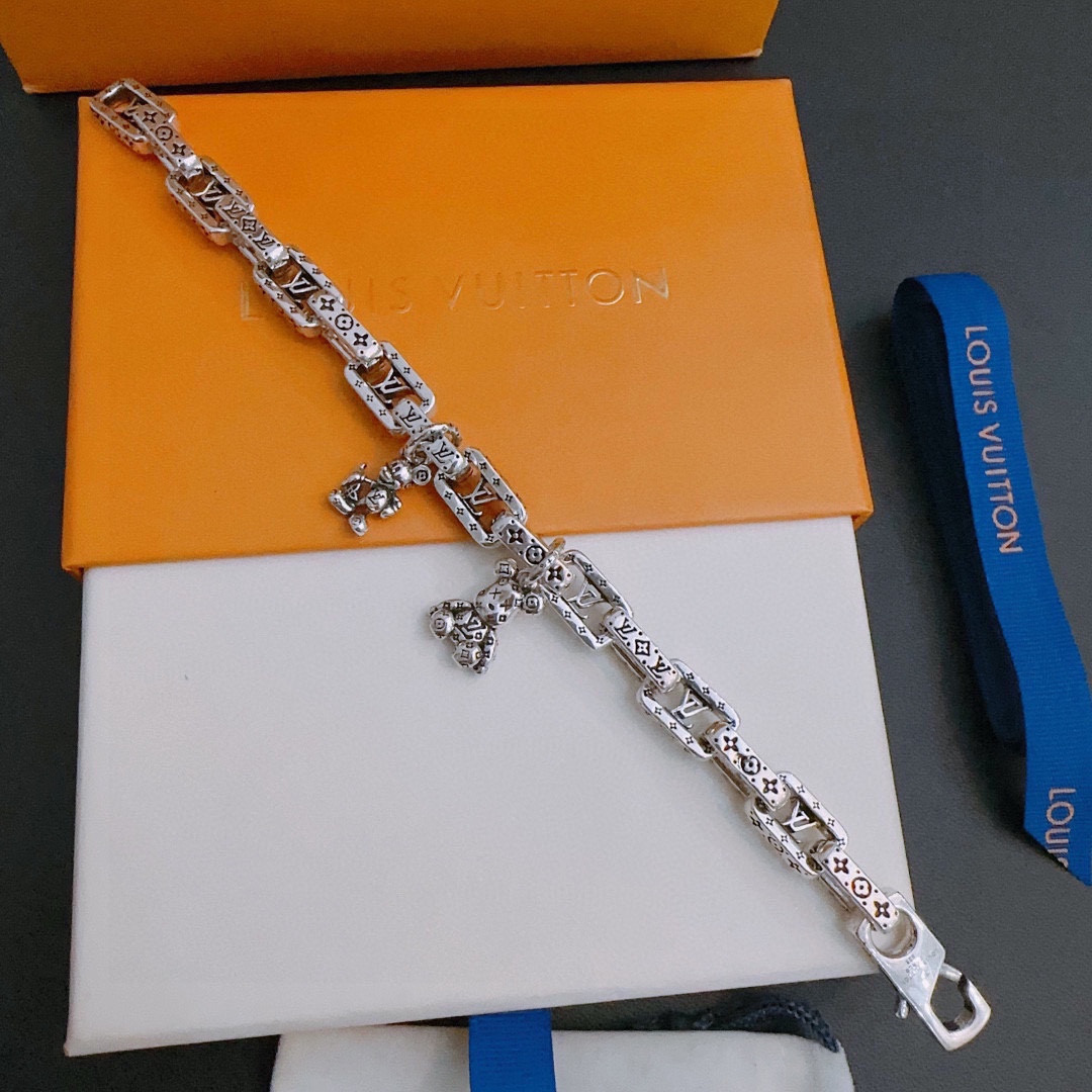 L0vis Vvtt0n Bracelet