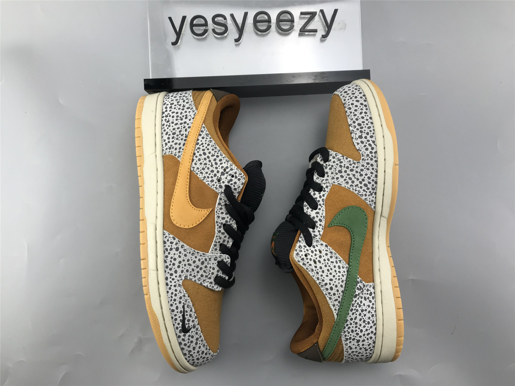 UA NIKE DUNK LOW PRO SB 