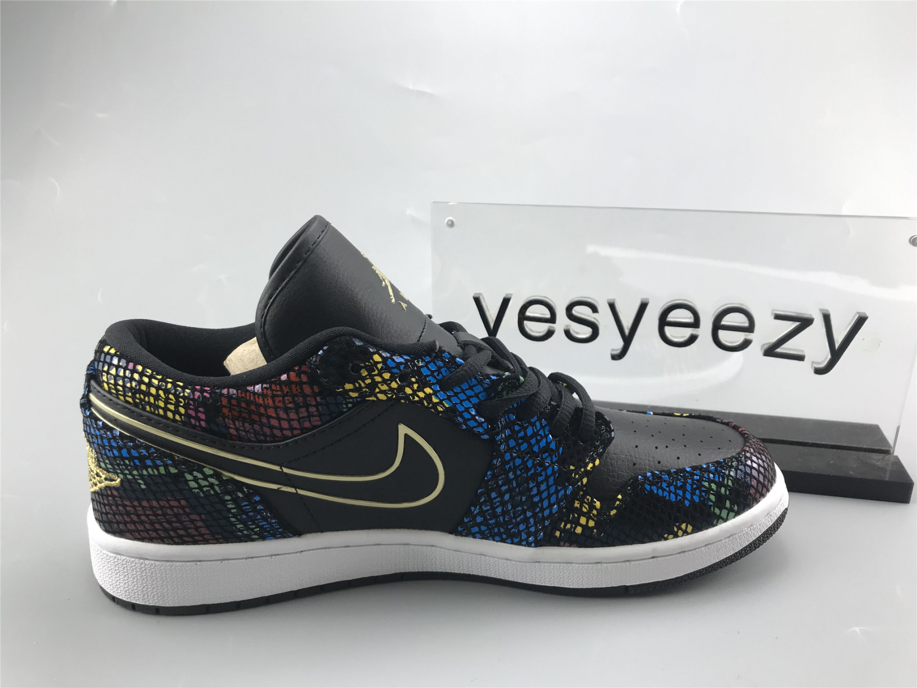 UA AIR JORDAN 1 LOW MULTICOLOR SNAKESKIN