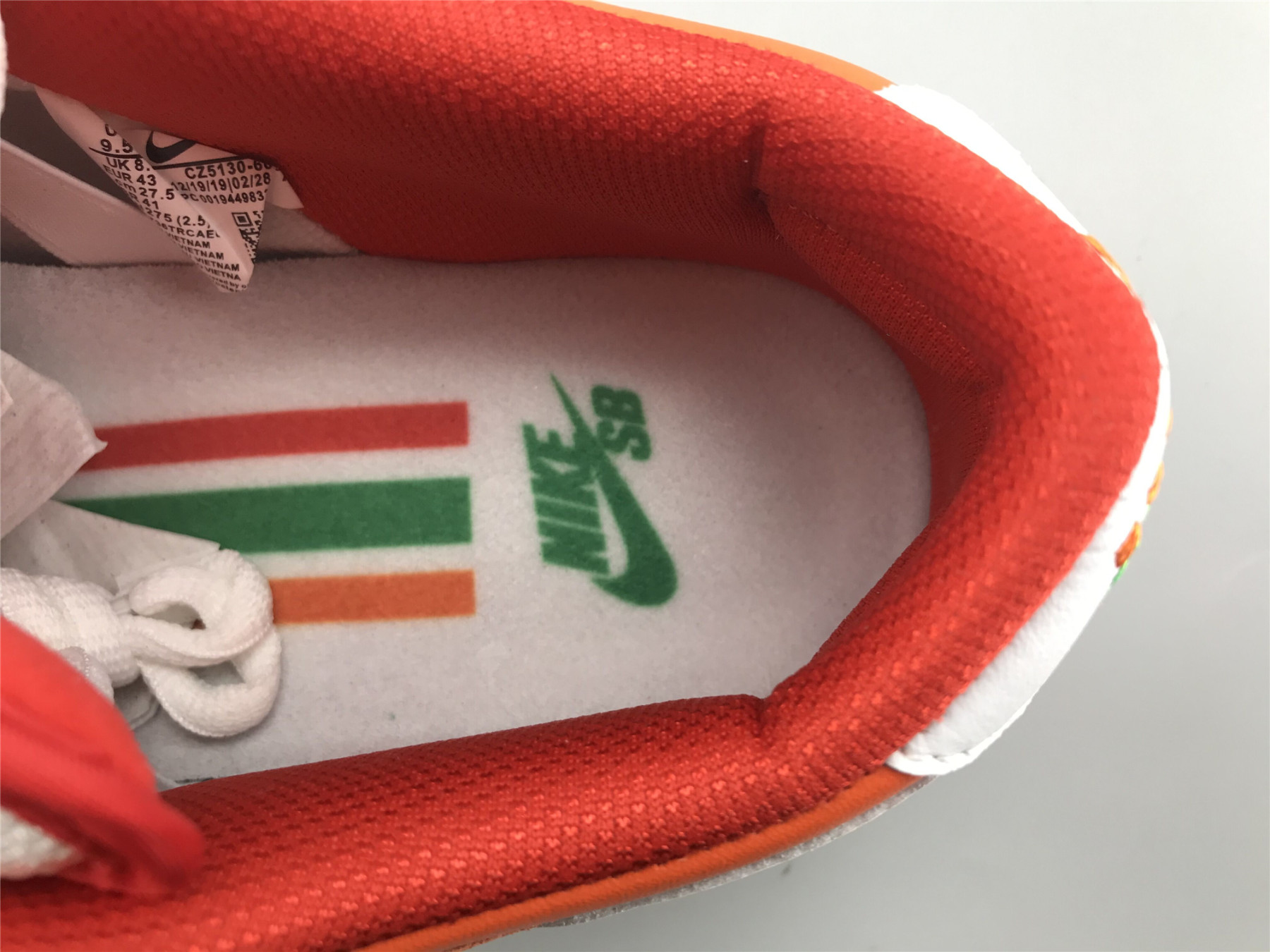 UA NIKE SB DUNK LOW 7-ELEVEN