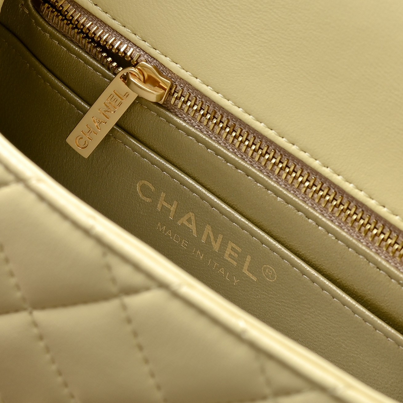 Ch**el Mini Flap Bag Butter Yellow AS1786 13.5x17x8cm