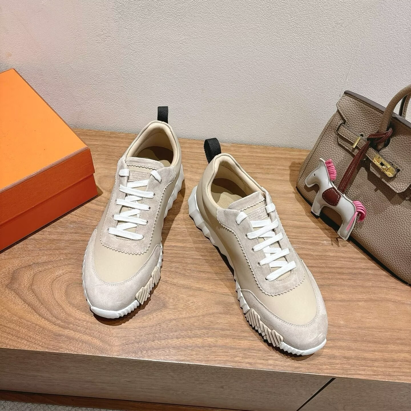 UA H**me5 Bouncing Sneaker