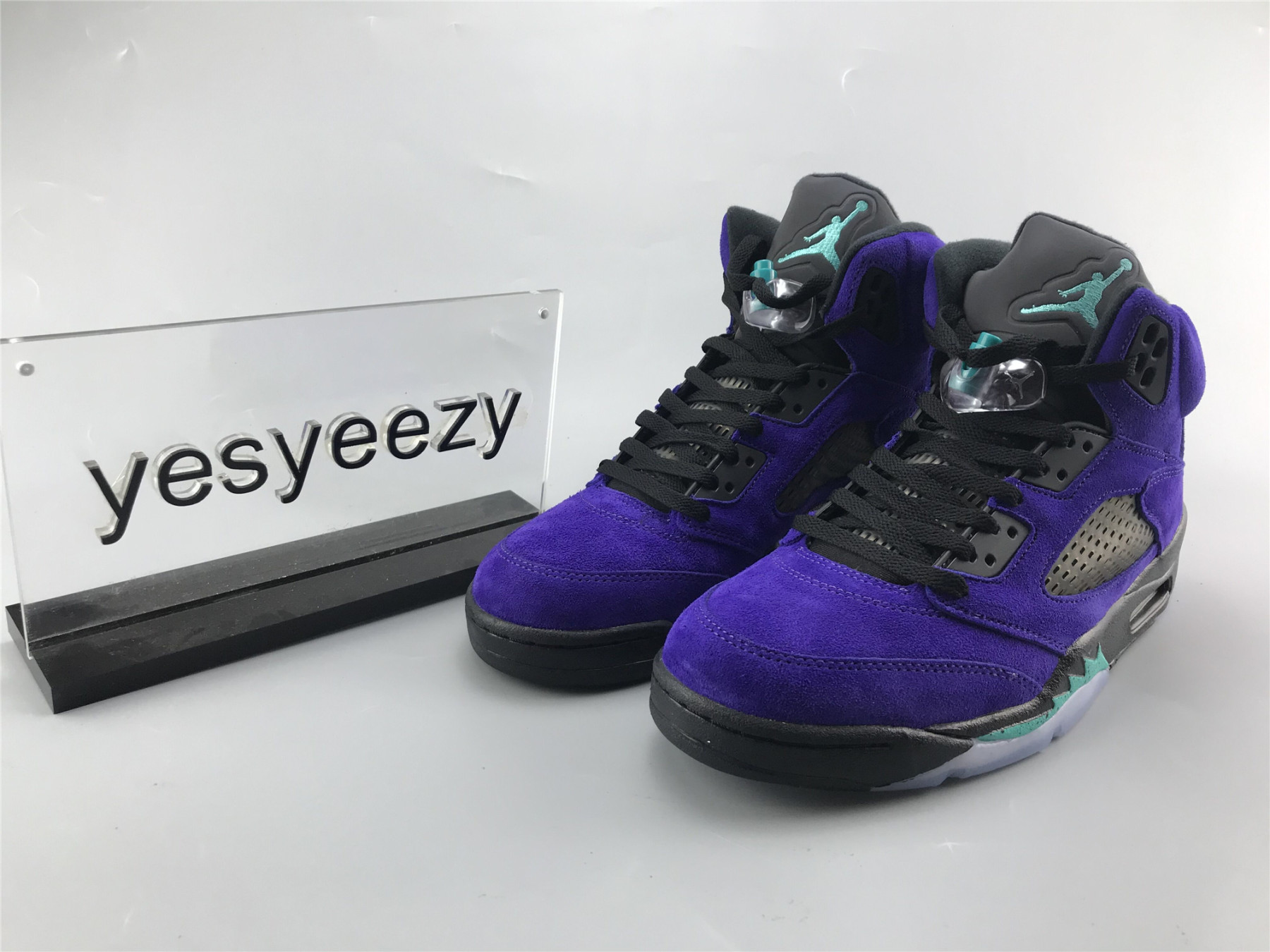 UA AIR JORDAN 5 RETRO "ALTERNATE GRAPE"