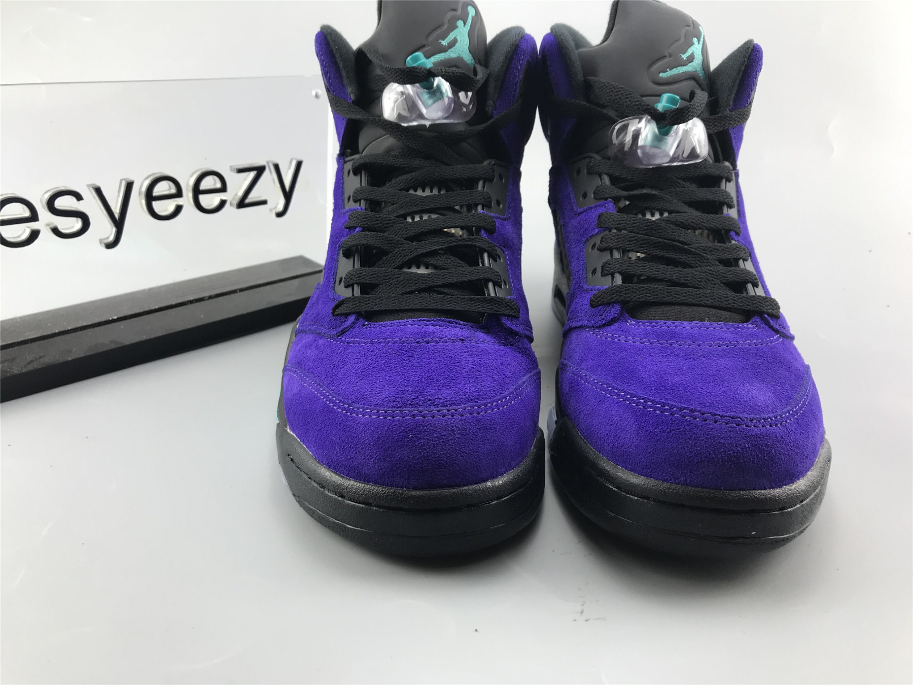 UA AIR JORDAN 5 RETRO "ALTERNATE GRAPE"