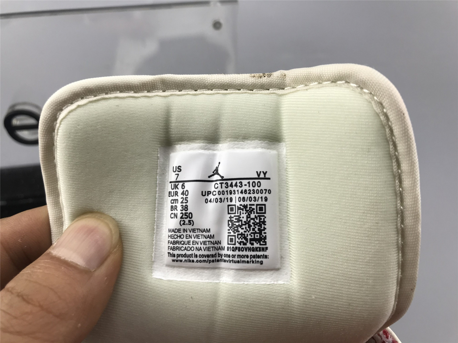 UA SNEAKERSNSTUFF X AIR JORDAN 1 MID 