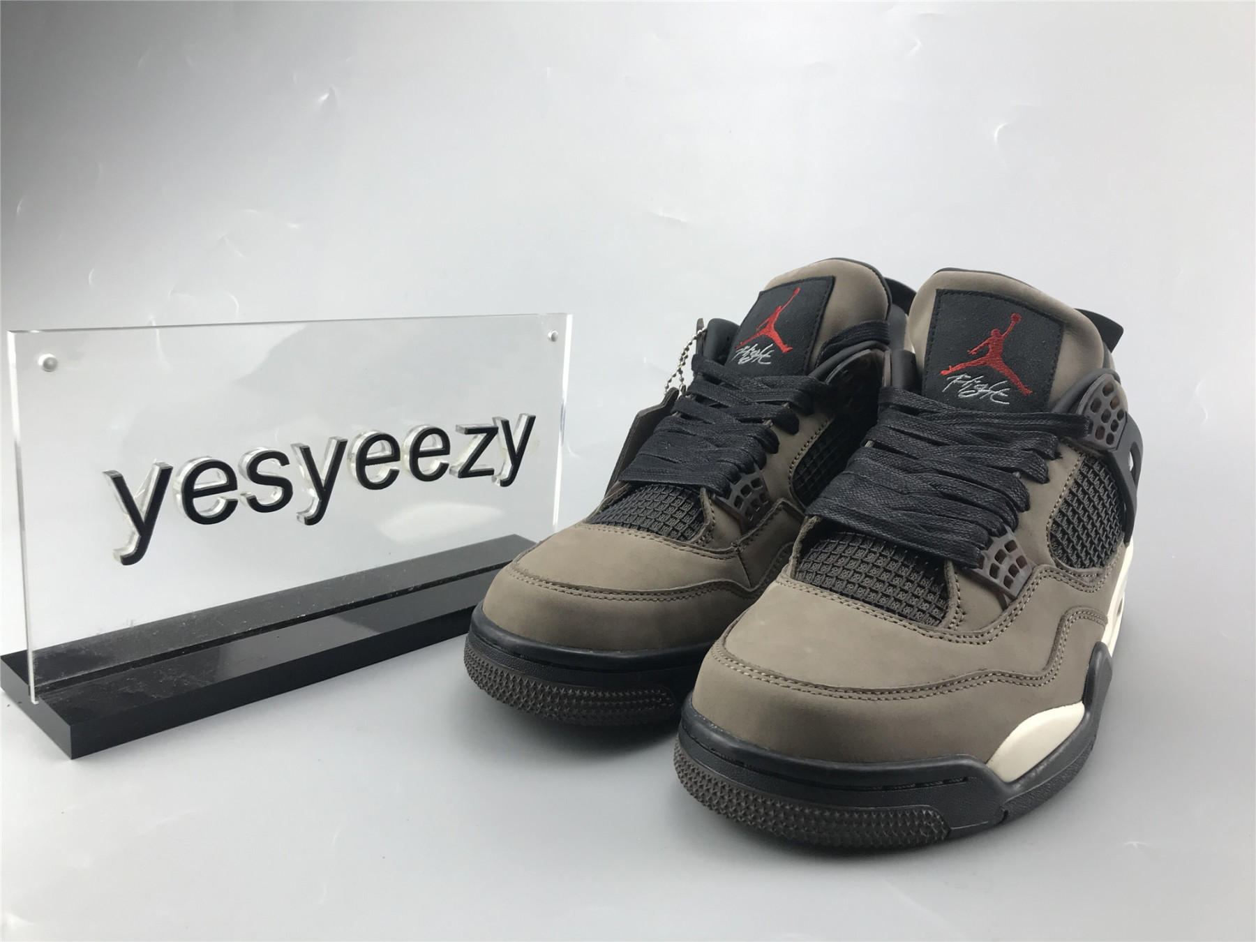 UA TRAVIS SCOTT X AIR JORDAN 4 "CATUS JACK" OLIVE