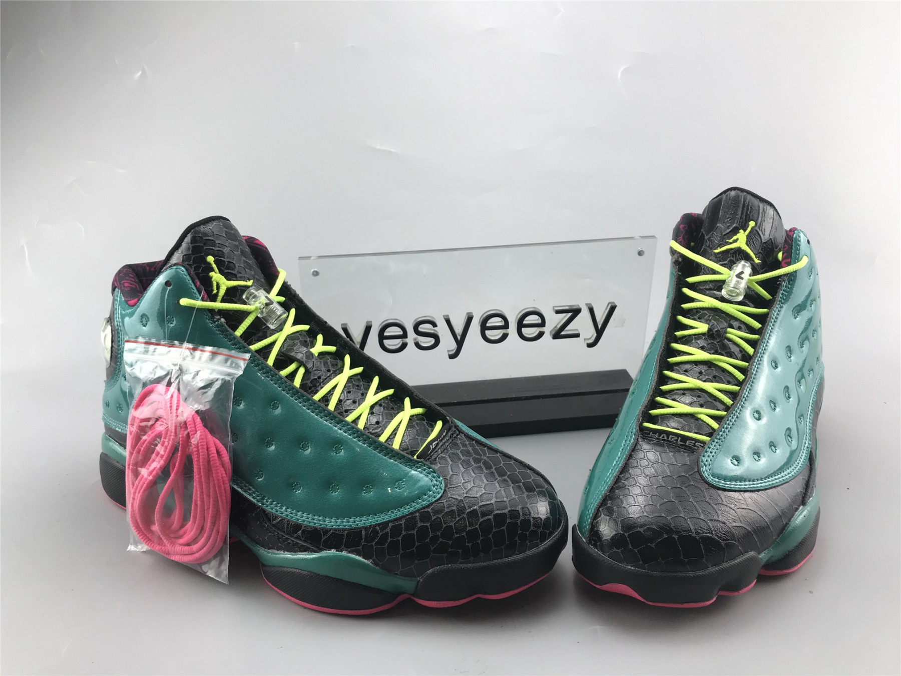 UA AIR JORDAN 13 RETRO 