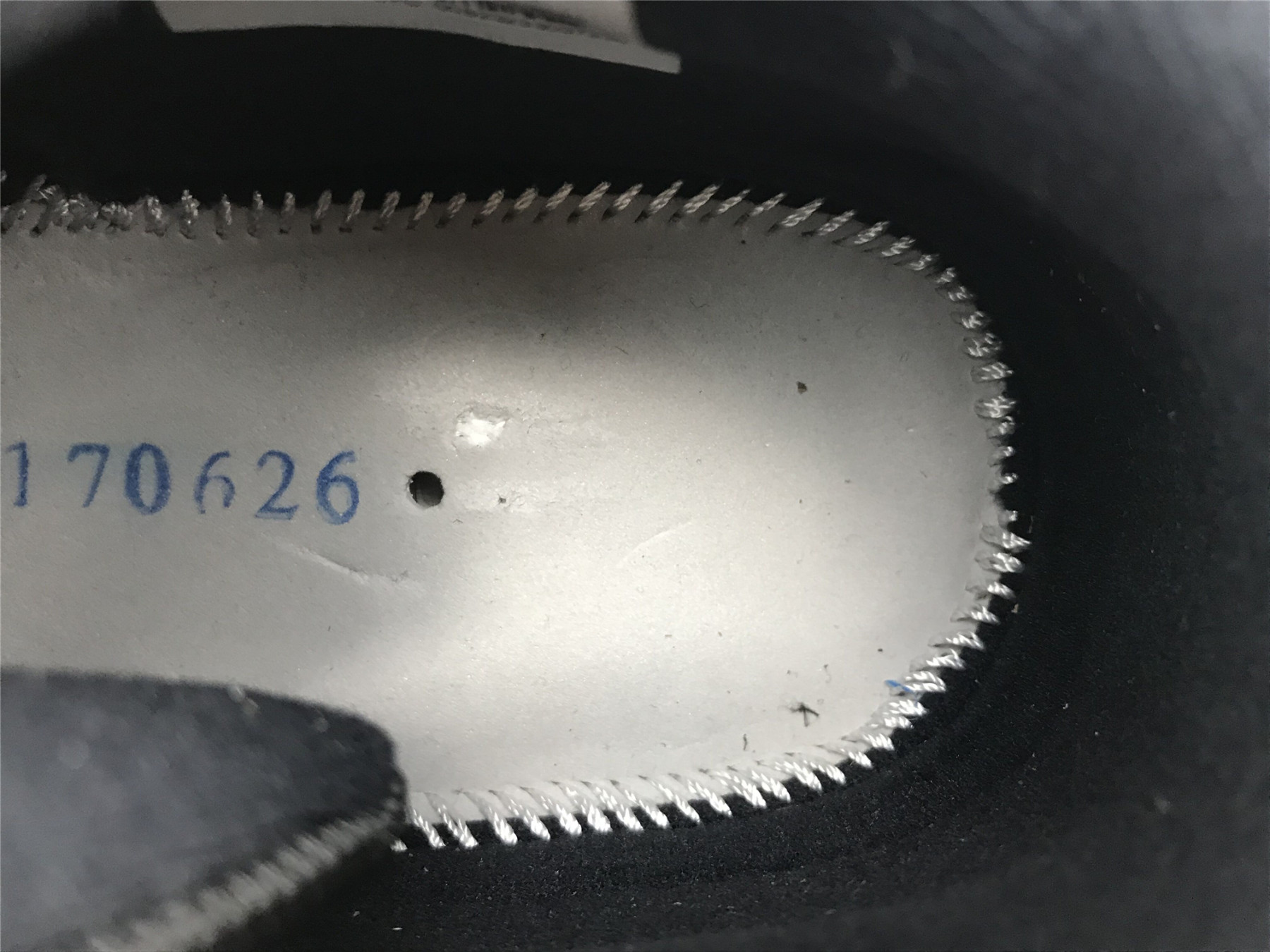 UA AIR JORDAN 11 RETRO LOW 