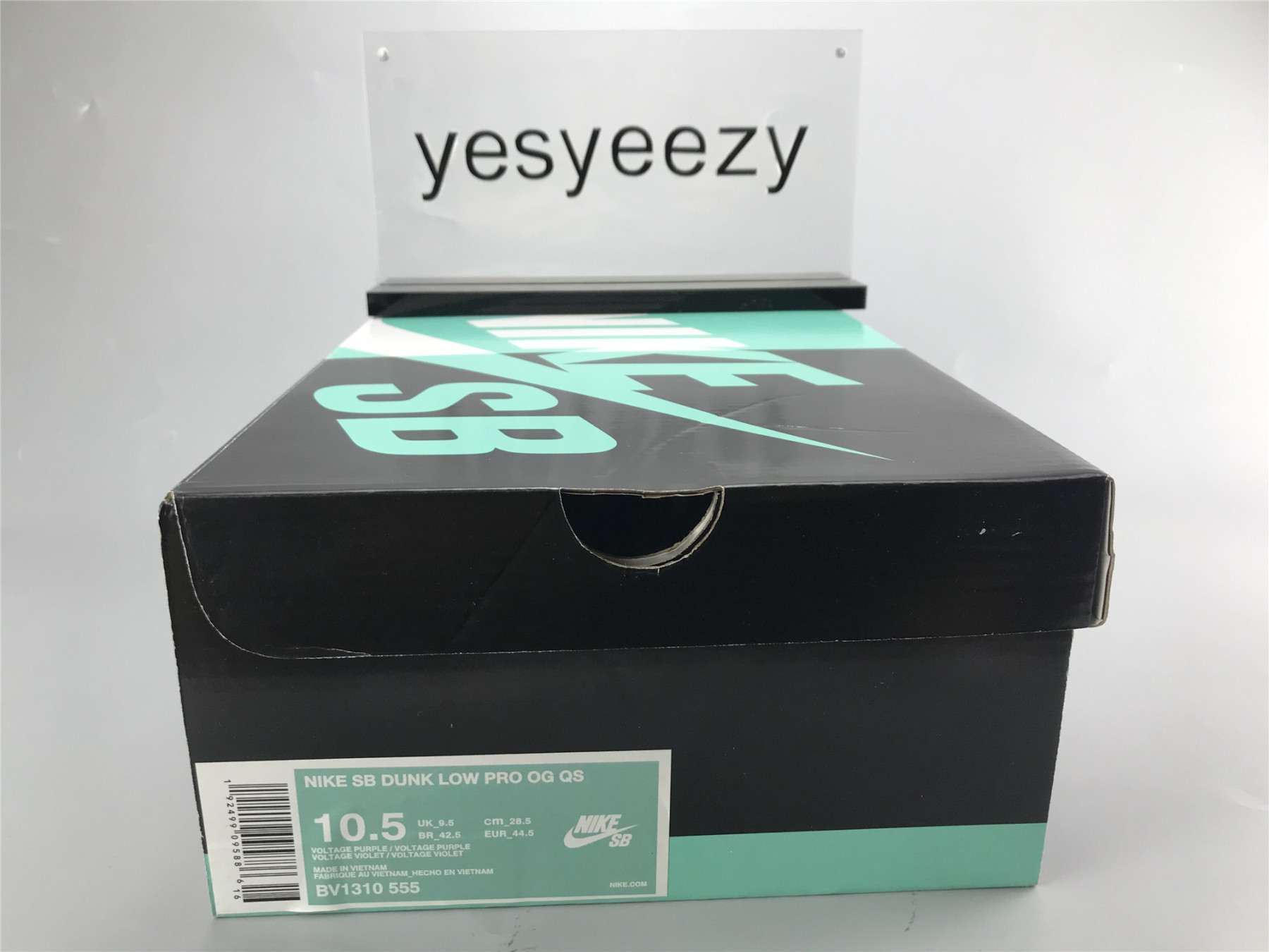 UA NIKE SB DUNK LOW PRO OG QS 