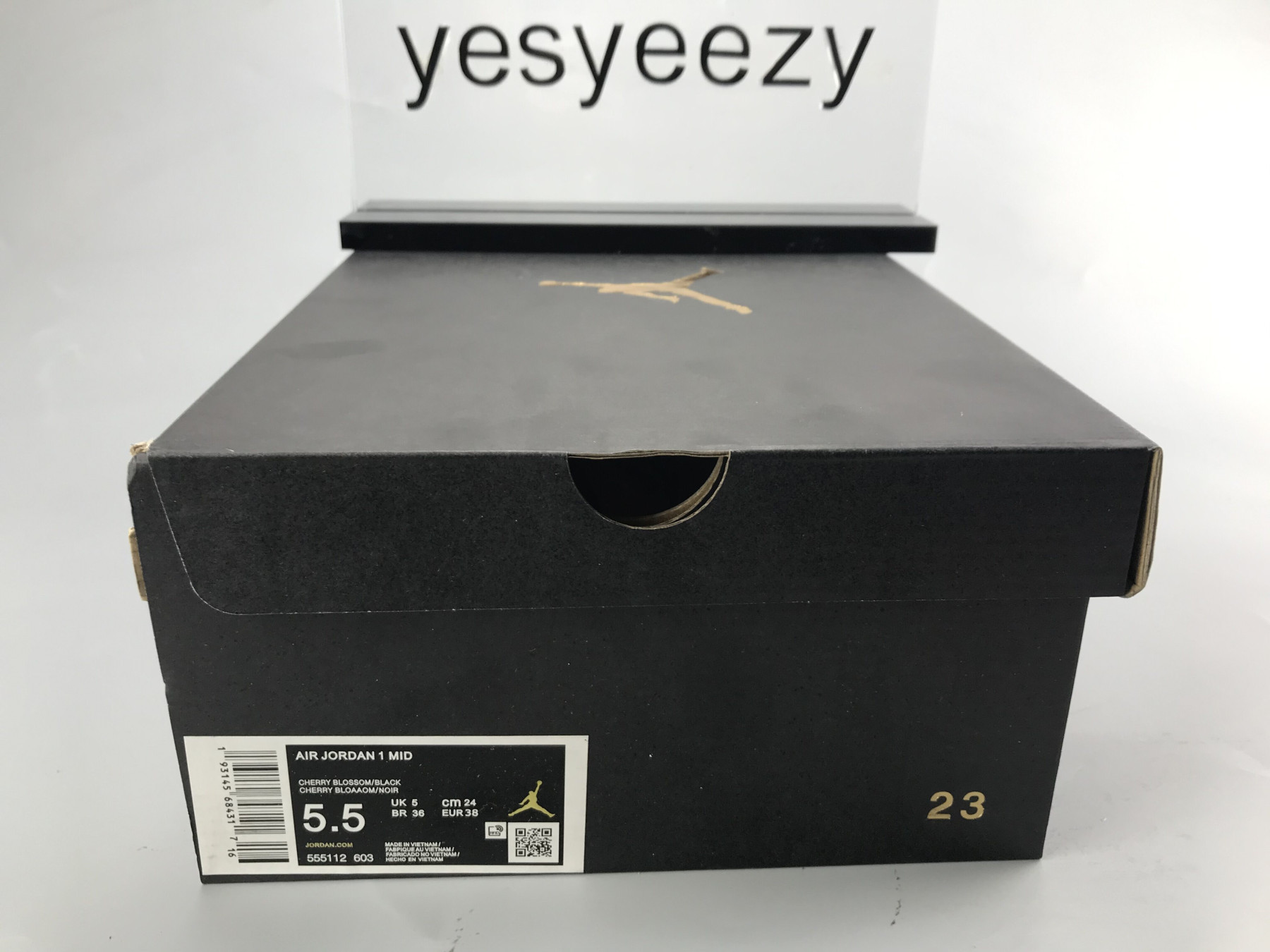 UA  AIR JORDAN 1 MID GS 