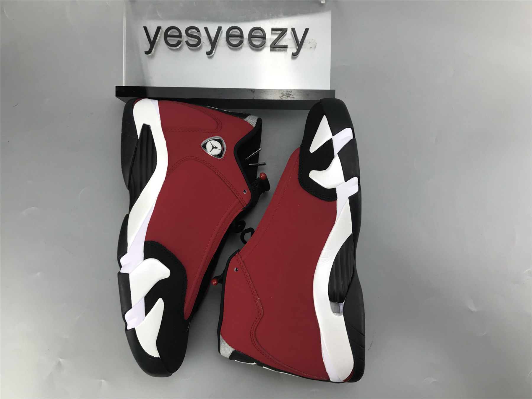 UA AIR JORDAN 14 RETRO 