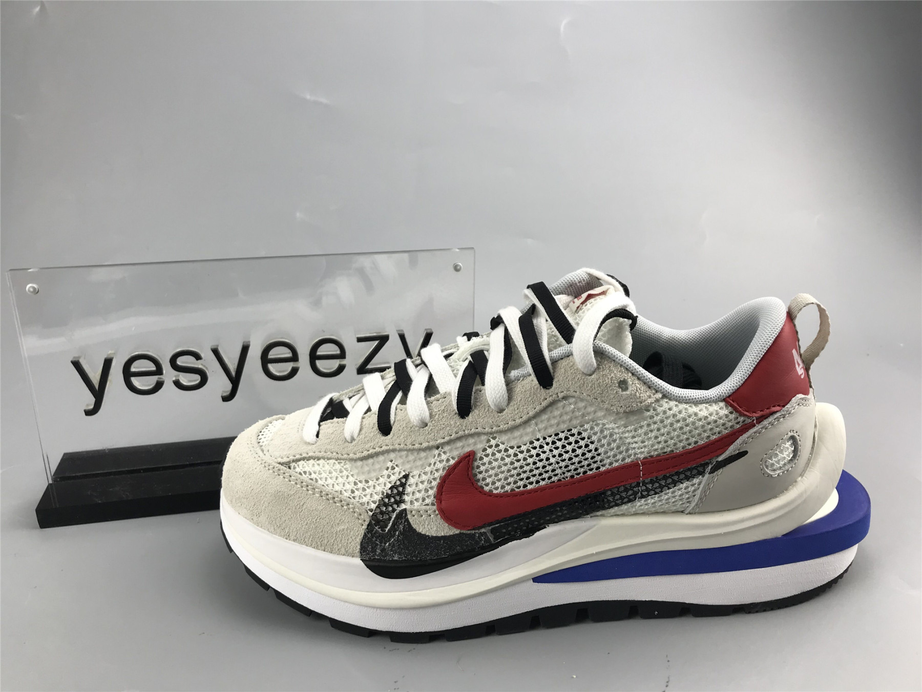 UA NIKE SACAI X VAPORWAFFLE 