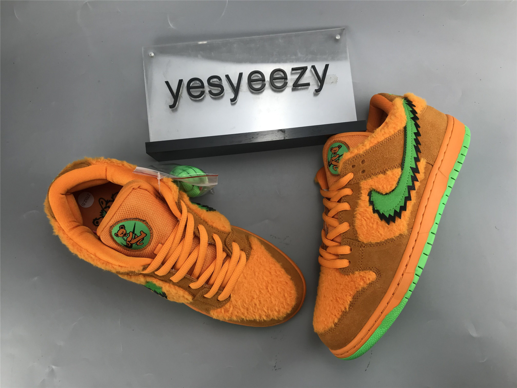 UA NIKE GRATEFUL DEAD X DUNK LOW SB 