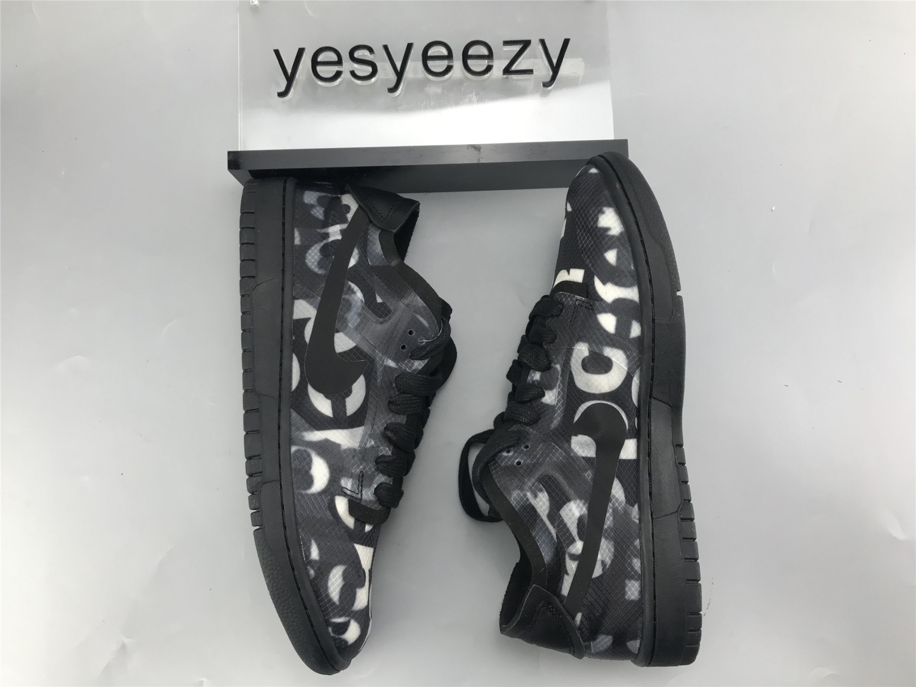 UA NIKE COMME DES GARÃ‡ONS X DUNK LOW 