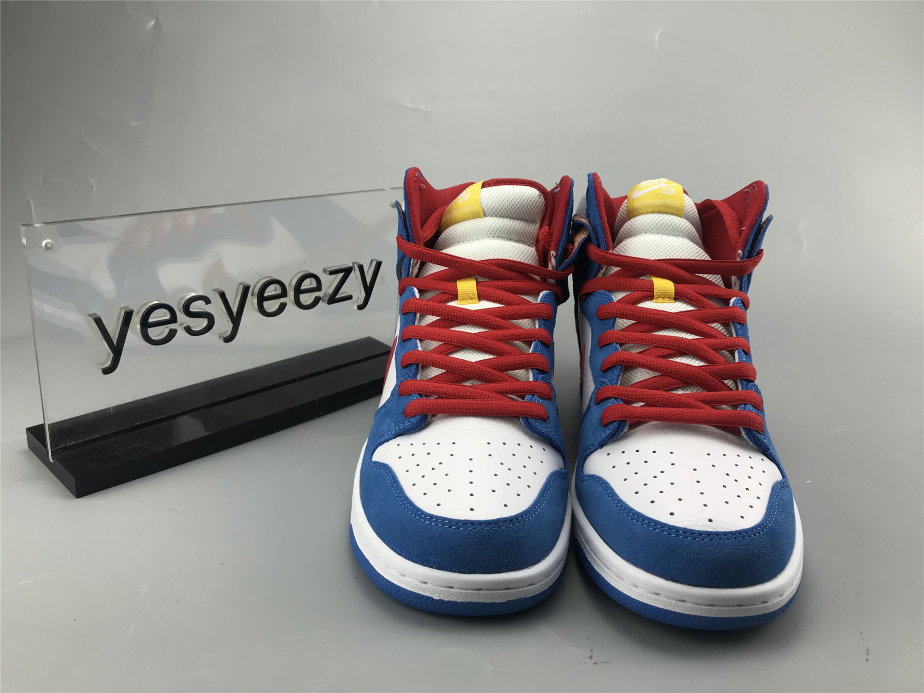 UA NIKE DUNK HIGH SB 