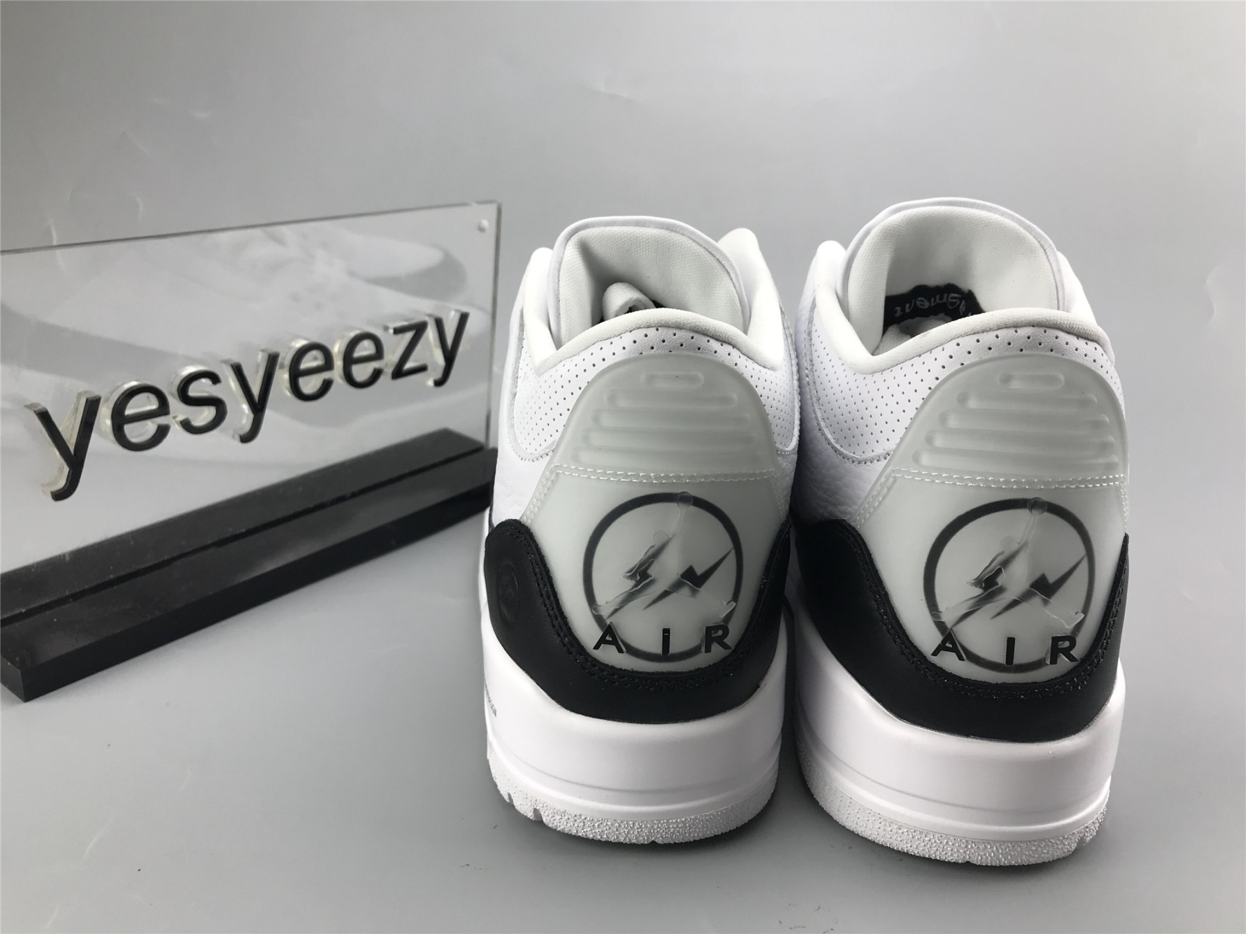 UA FRAGMENT X AIR JORDAN 3 RETRO SP