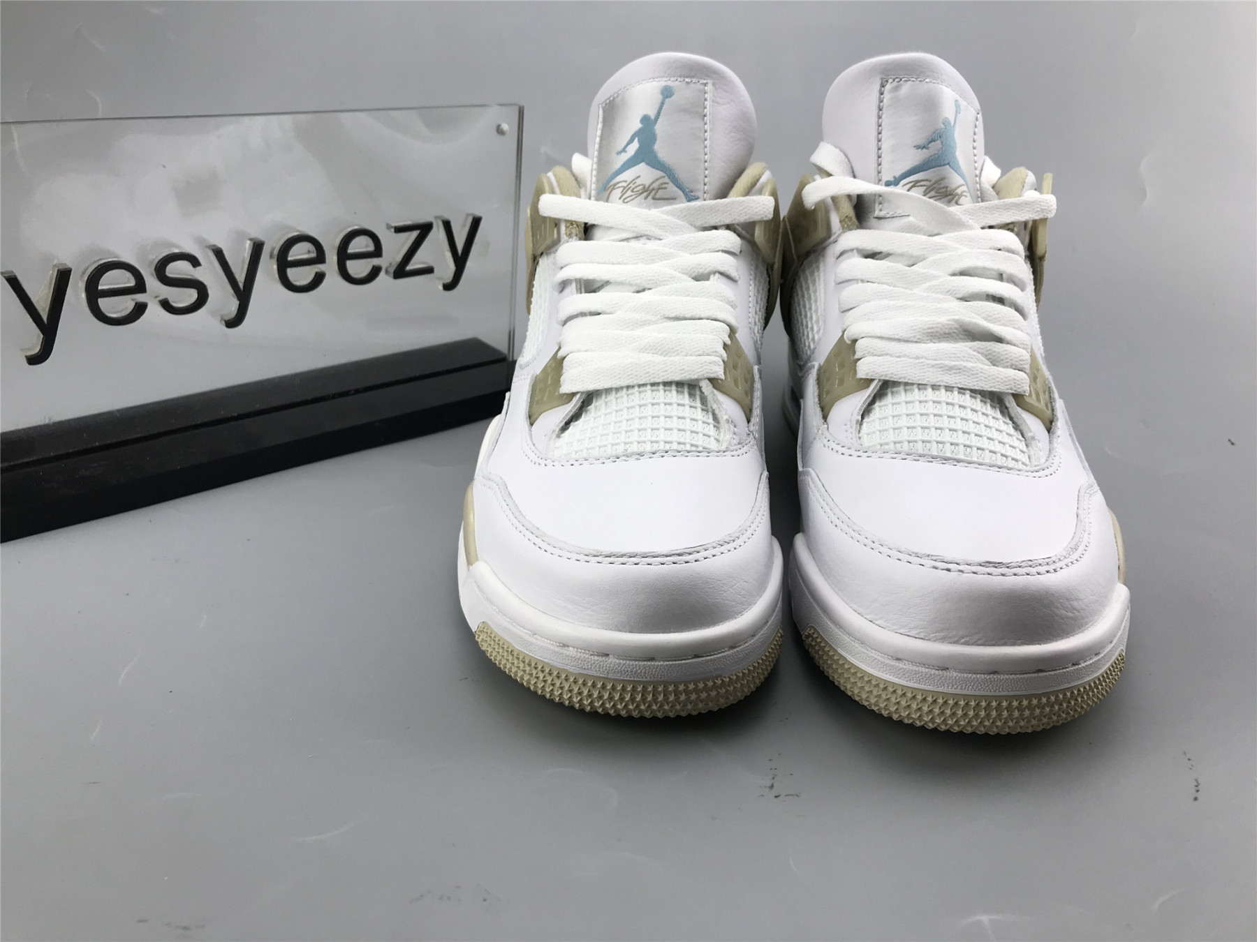 UA AIR JORDAN 4 RETRO 