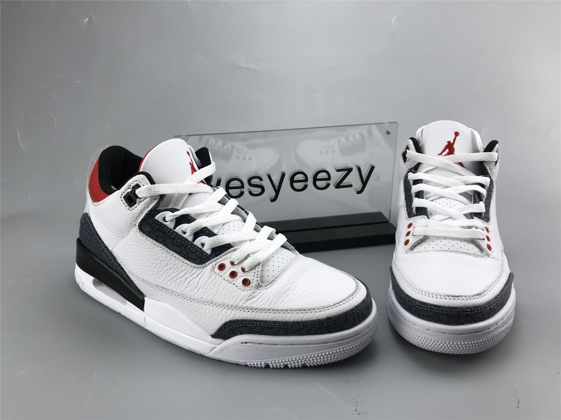 UA AIR JORDAN 3 RETRO SE