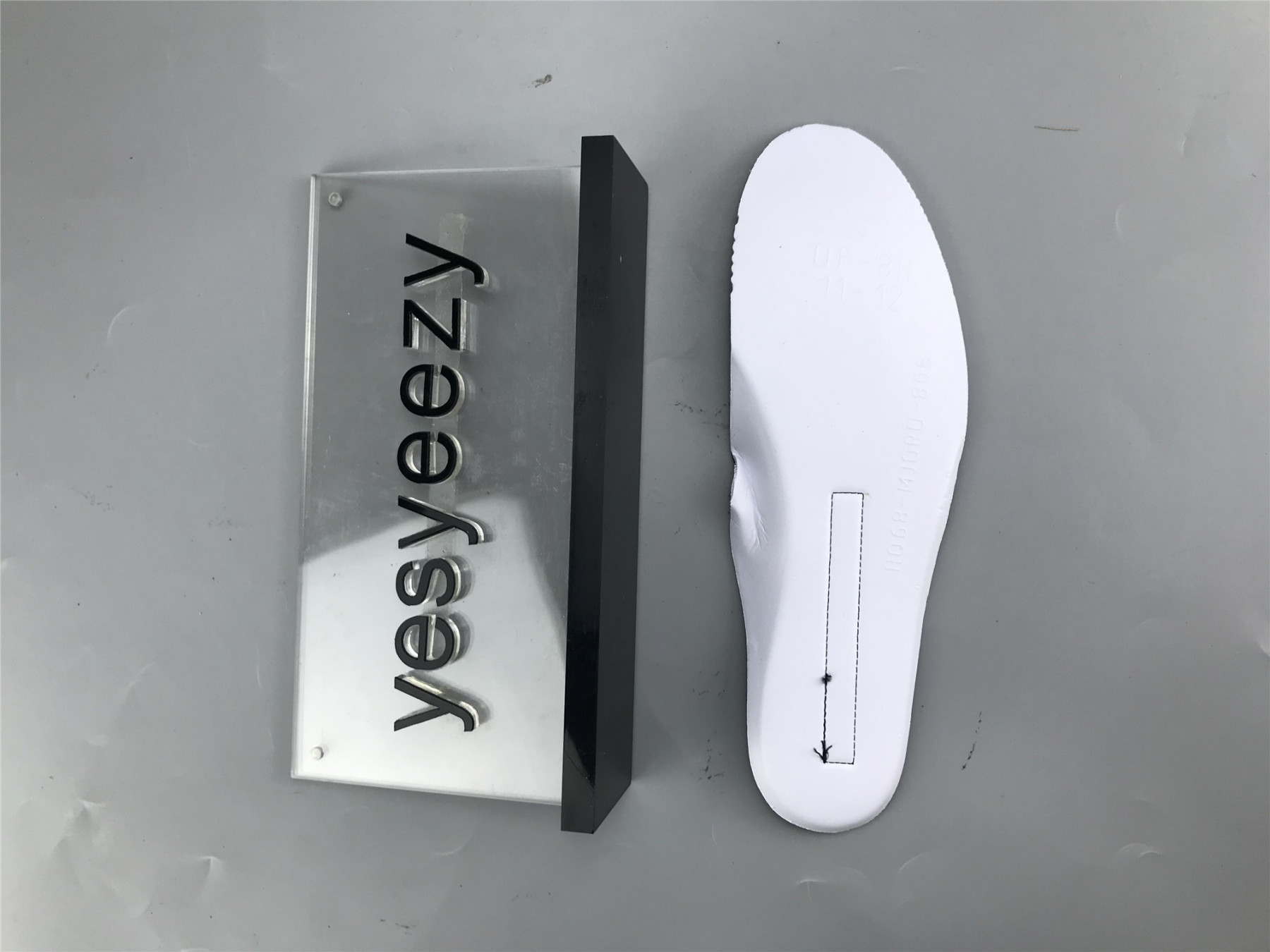 UA PARIS SAINT-GERMAIN X AIR JORDAN 4 RETRO