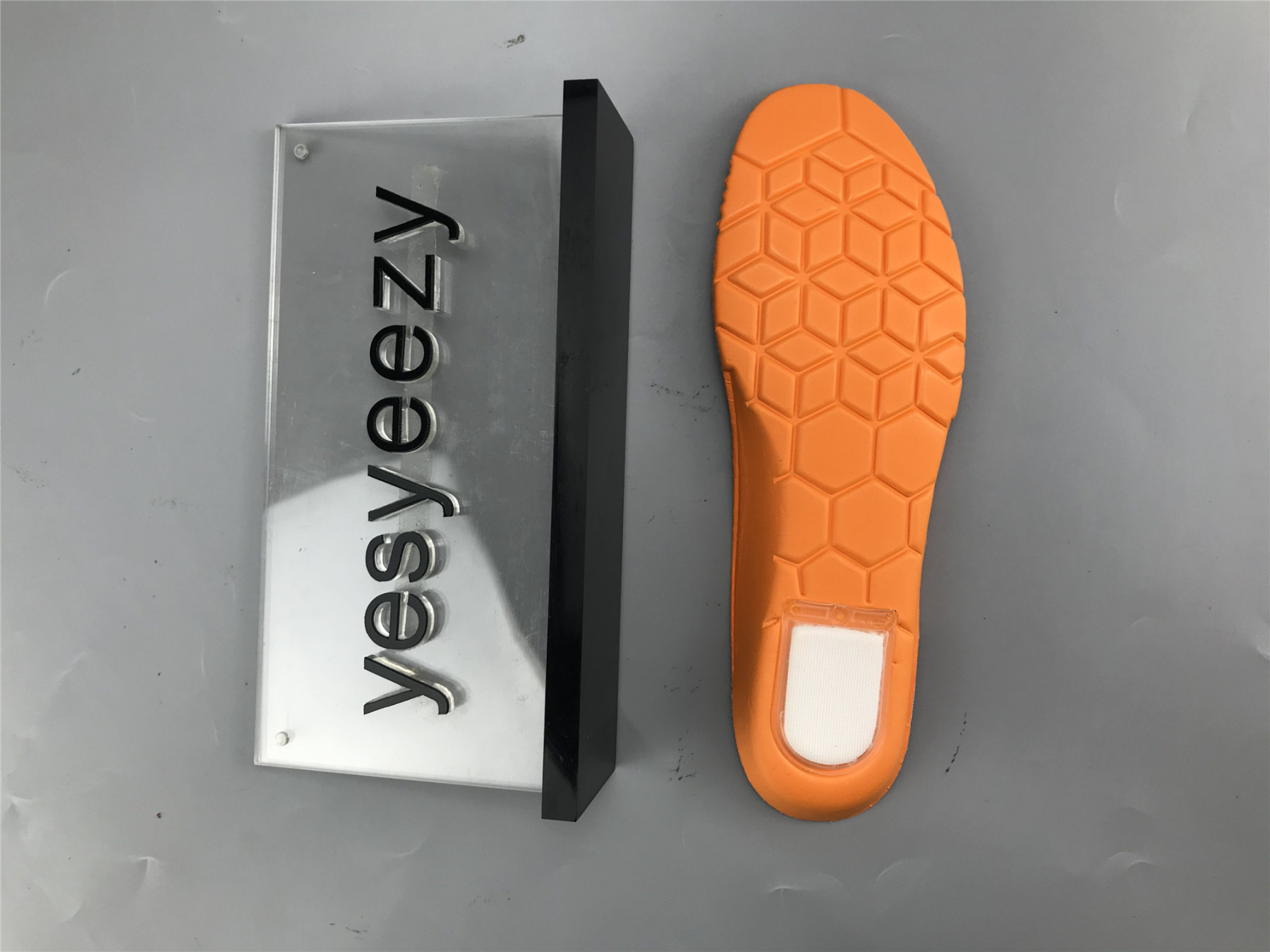 UA NIKE SB DUNK LOW TRD