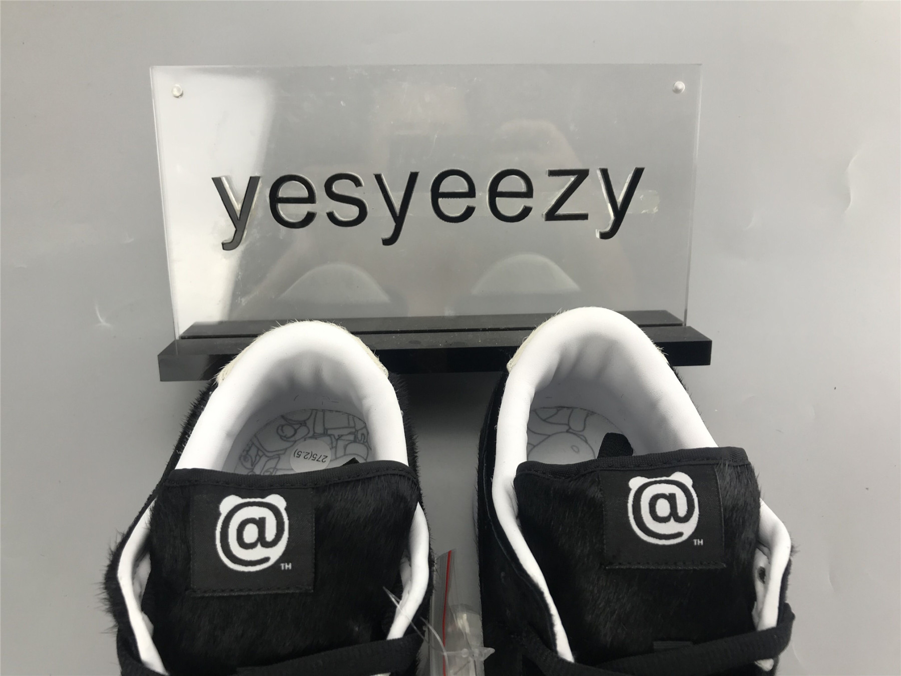 UA NIKE MEDICOM TOY X DUNK LOW SB 