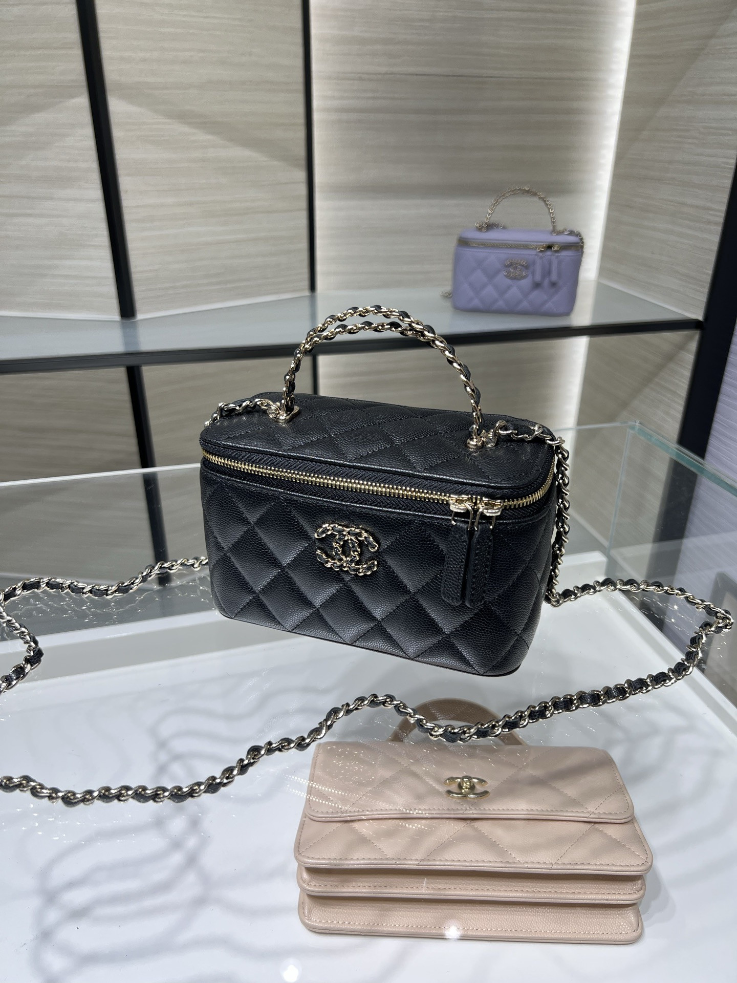 Ch**el vanity with chain ap5182 9.5x17x8cm