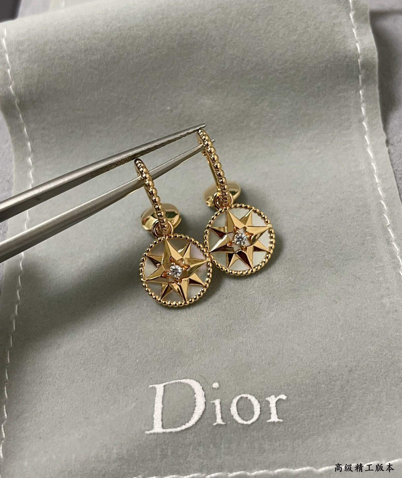 D10r Rose des Vents Earring