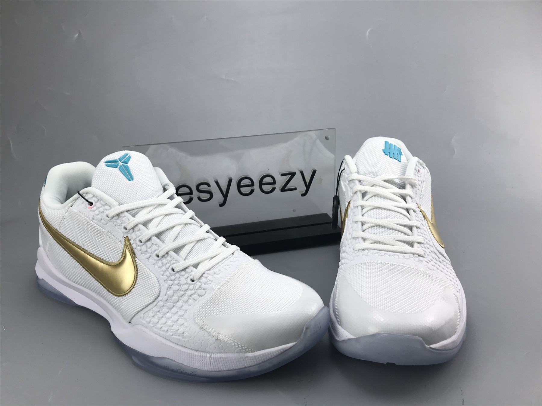 UA NIKE UNDEFEATED X ZOOM KOBE 5 PROTRO SPECIAL BOX 