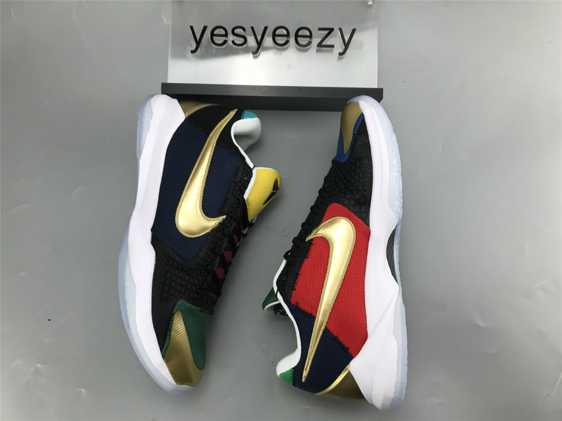 UA NIKE UNDEFEATED X ZOOM KOBE 5 PROTRO SPECIAL BOX 