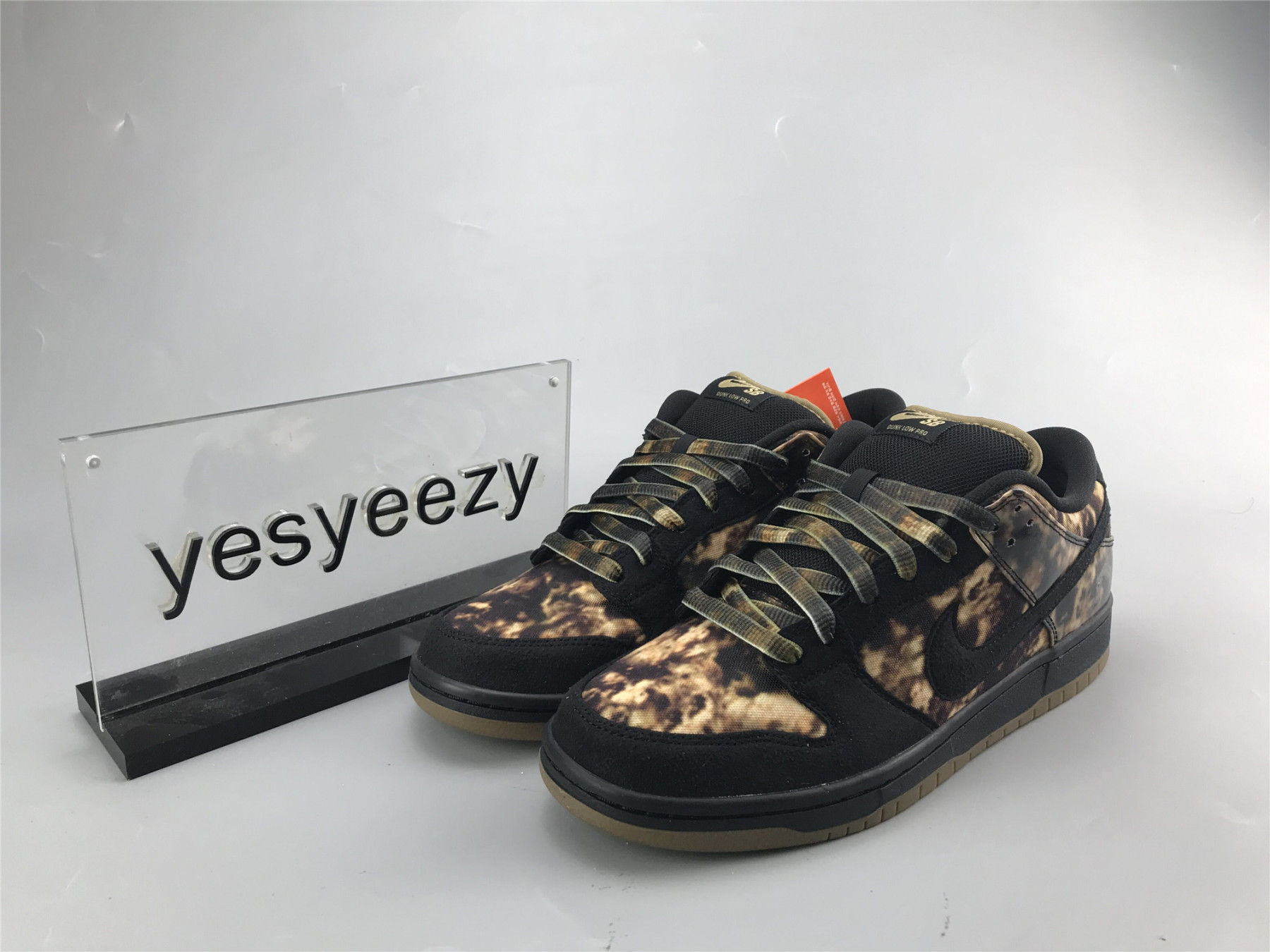 UA NIKE DUNK SB PUSHEAD PREMIUM 