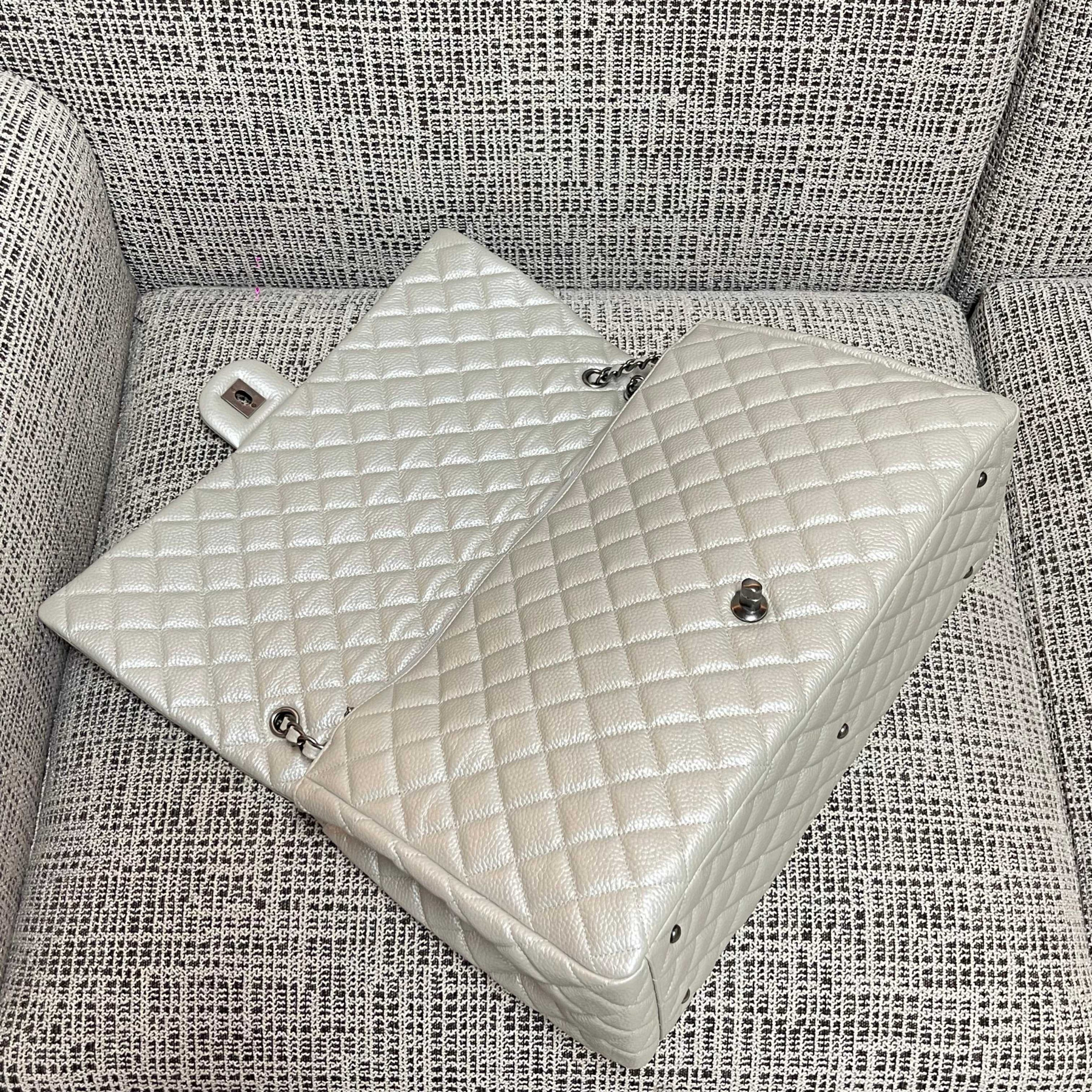 Ch**el XXL Flap Travel Maxi Bag 46x29x17cm