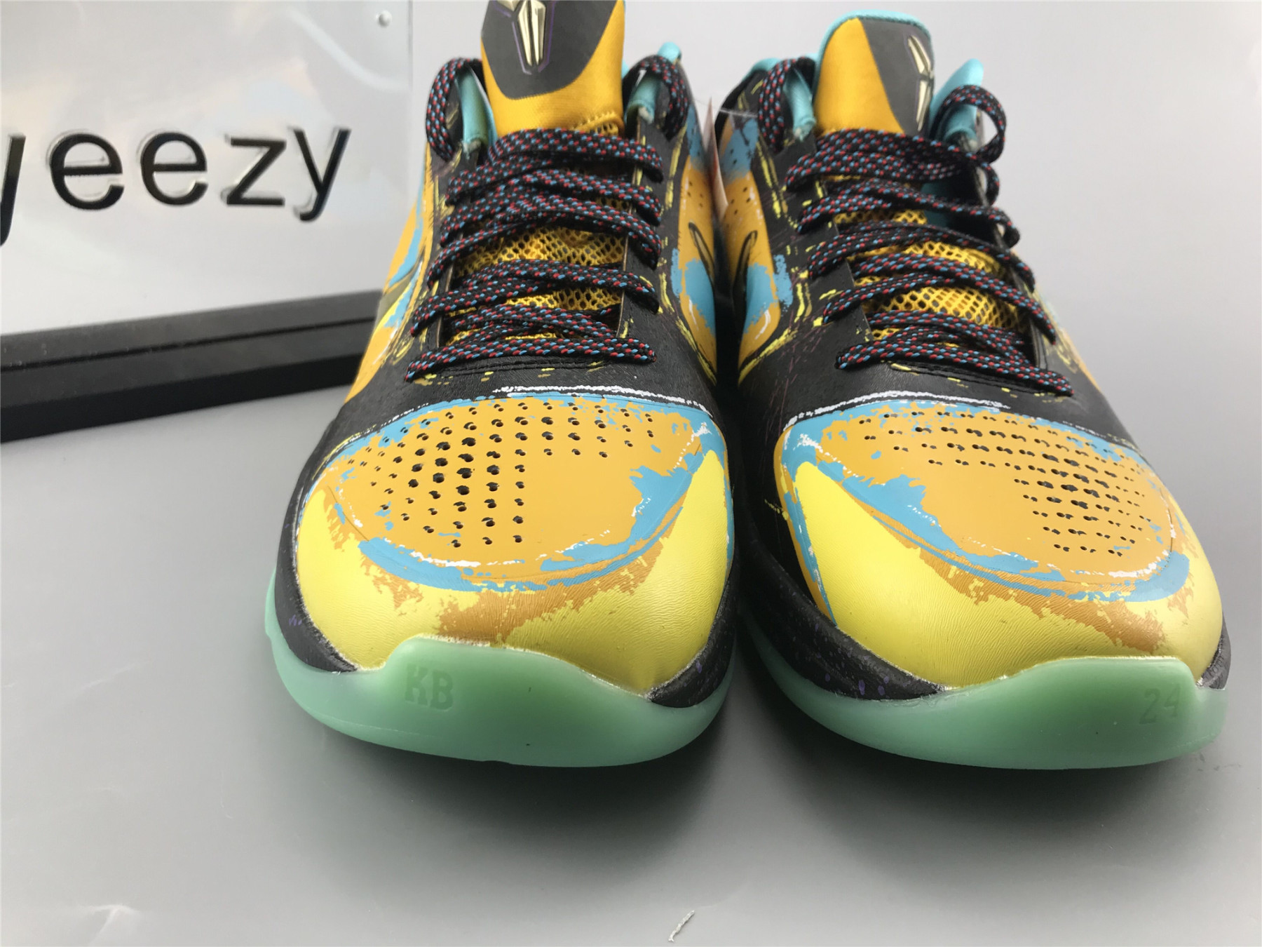 UA NIKE ZOOM KOBE 5 