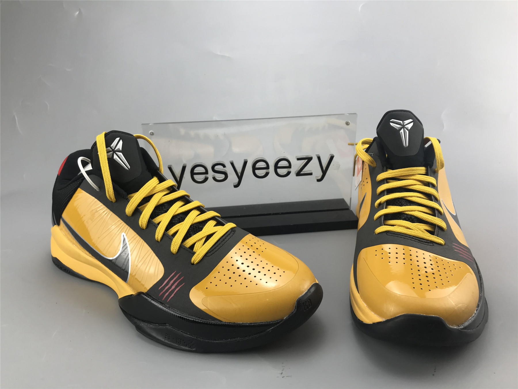 UA NIKE ZOOM KOBE 5 