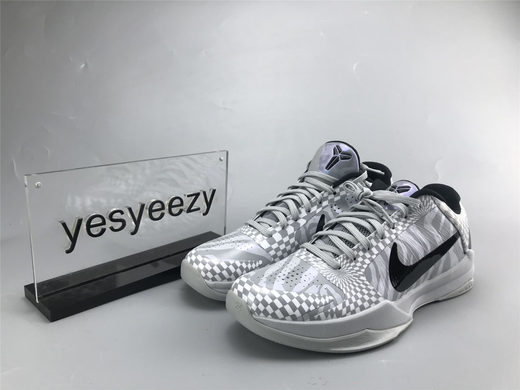 UA NIKE ZOOM KOBE 5 PROTRO 