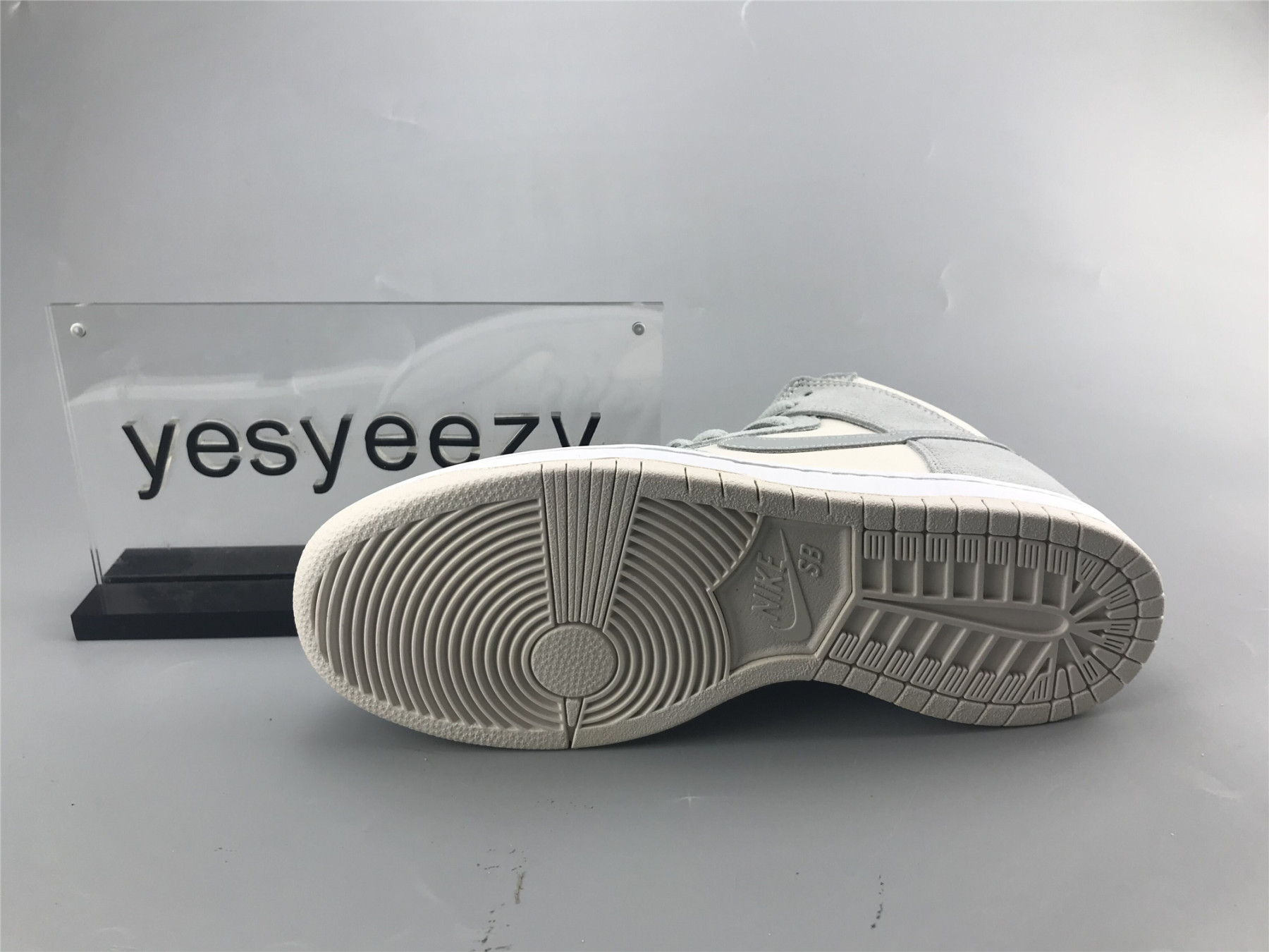 UA NIKE SB DUNK HIGH PRO WHITE JADE