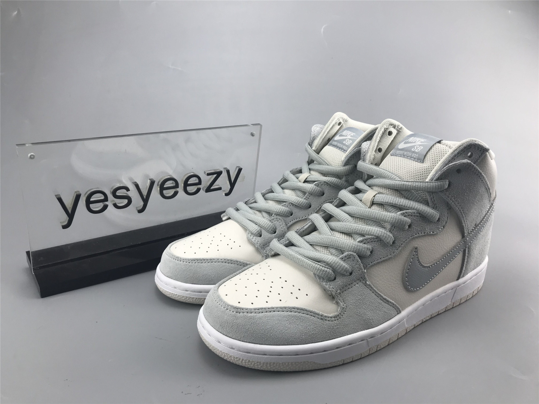 UA NIKE SB DUNK HIGH PRO WHITE JADE