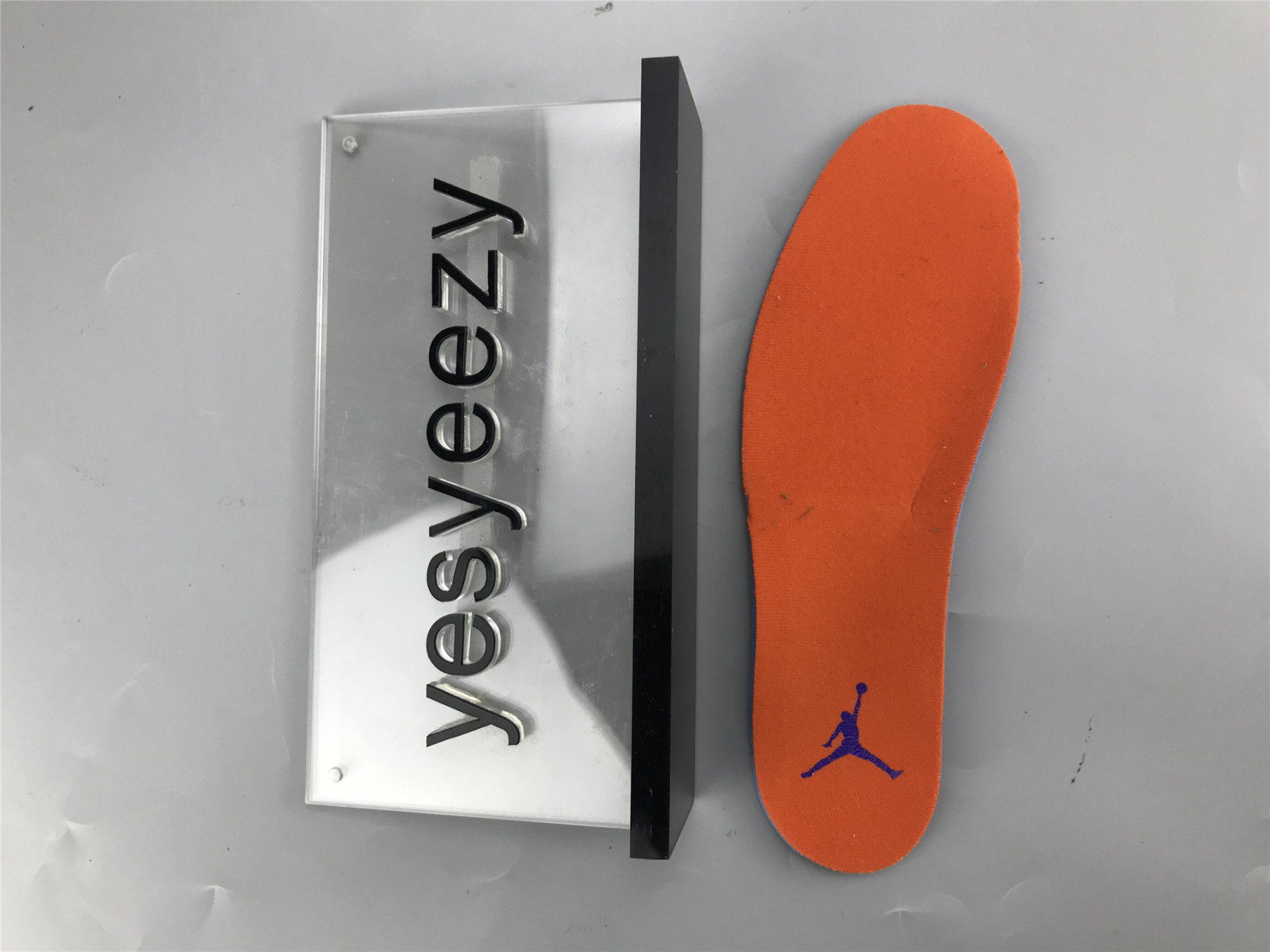 UA AIR JORDAN 3 RETRO 