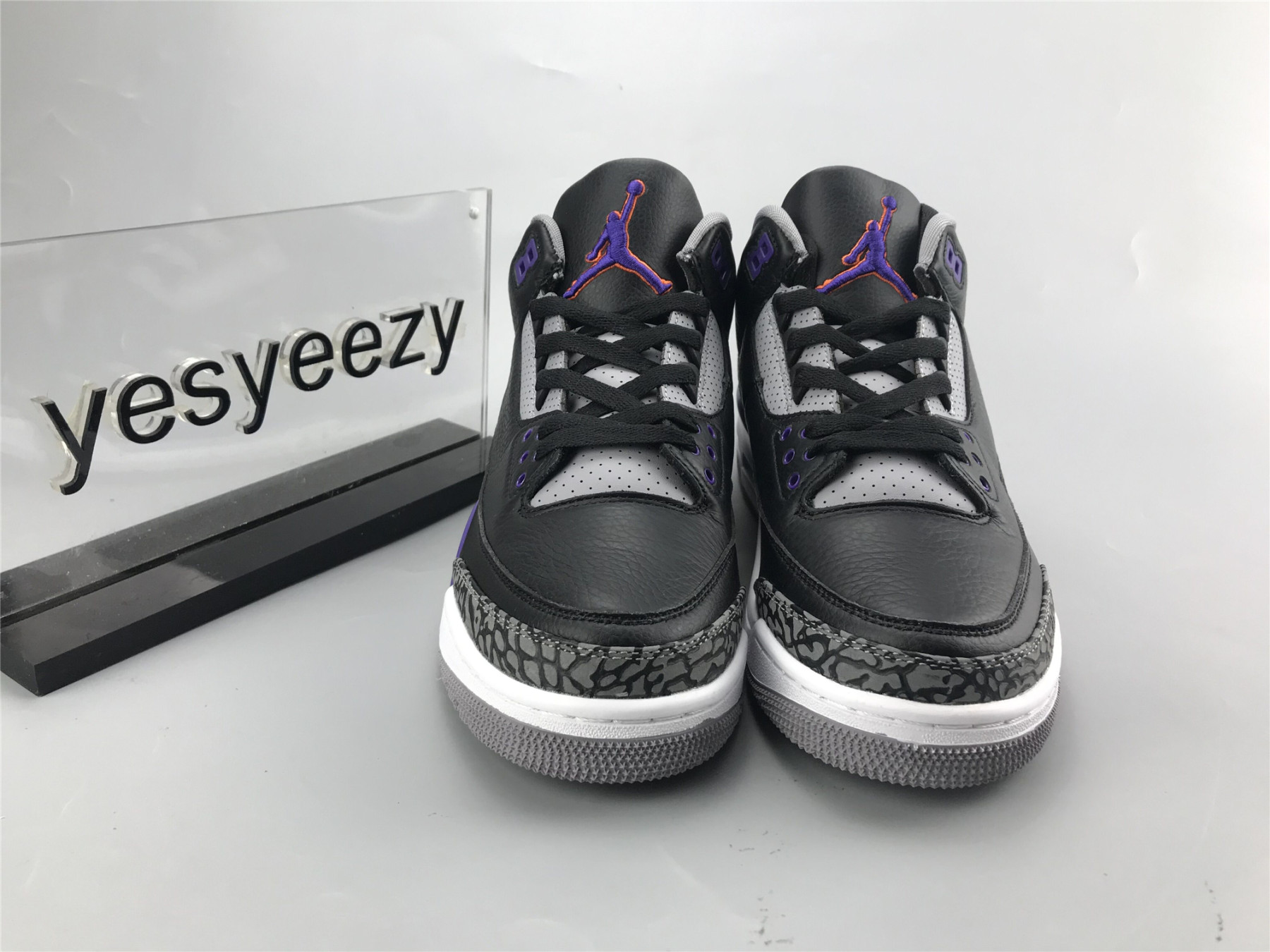 UA AIR JORDAN 3 RETRO 