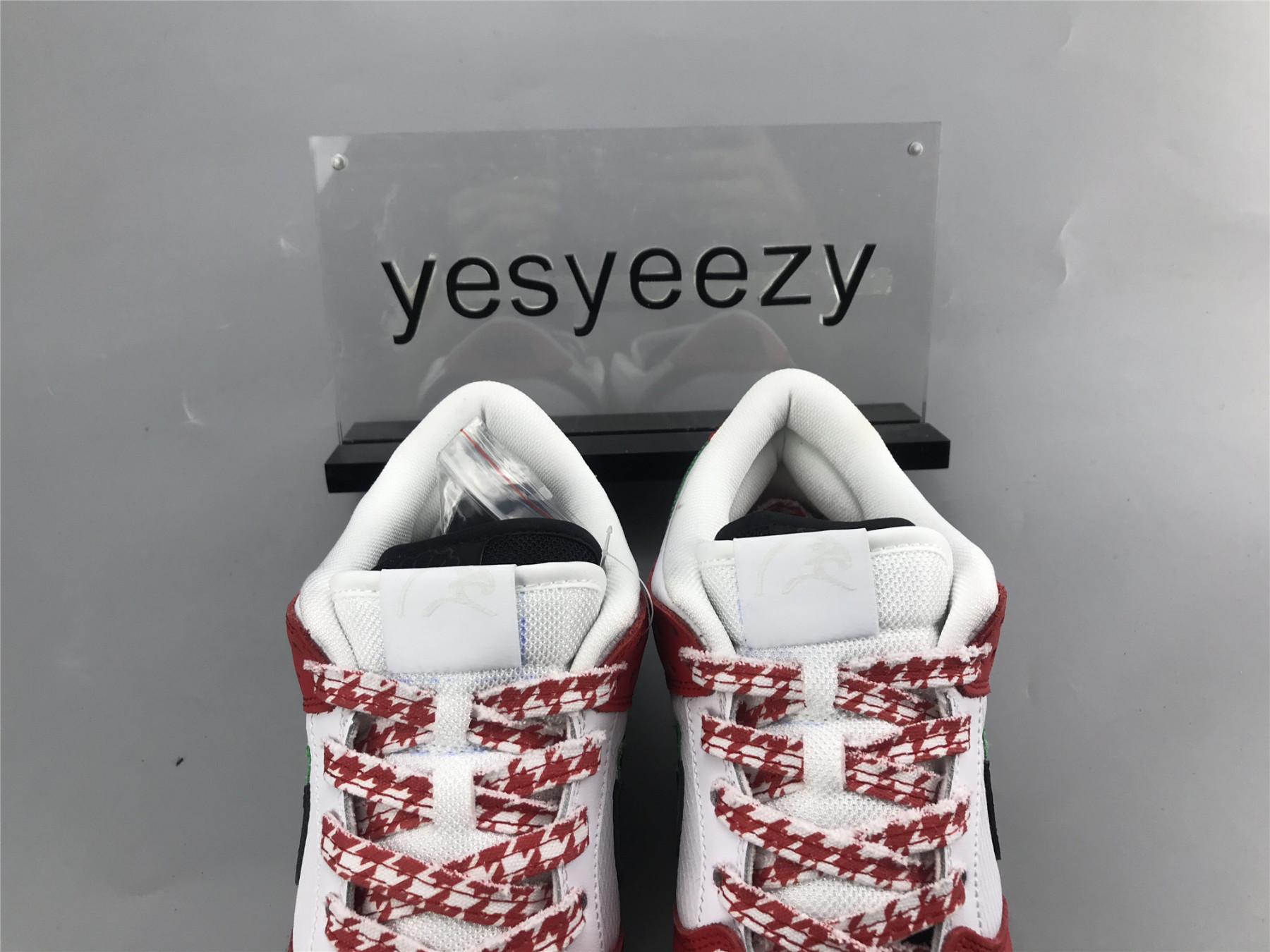 UA NIKE FRAME SKATE X DUNK LOW SB "HABIBI"