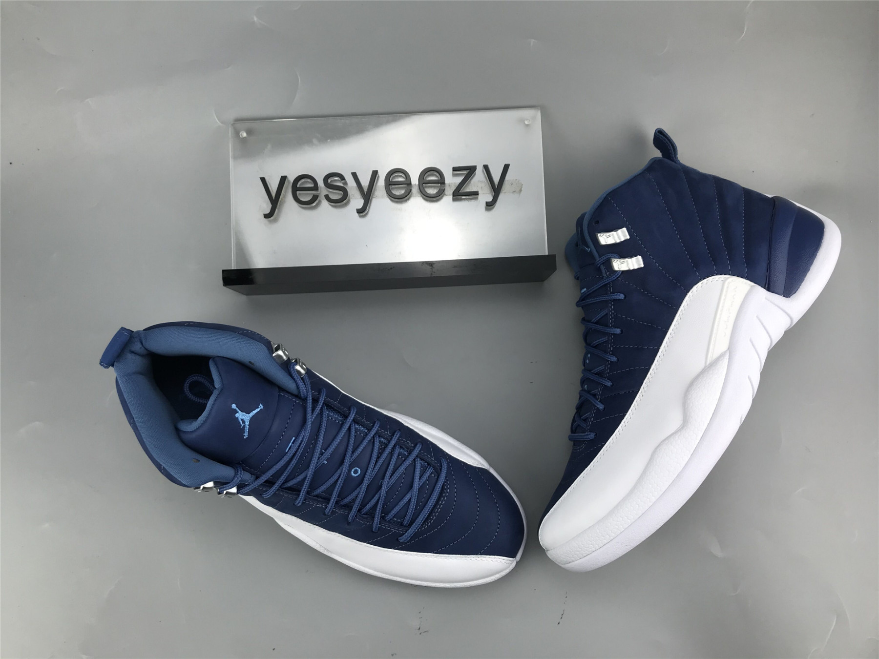 UA AIR JORDAN 12 RETRO 