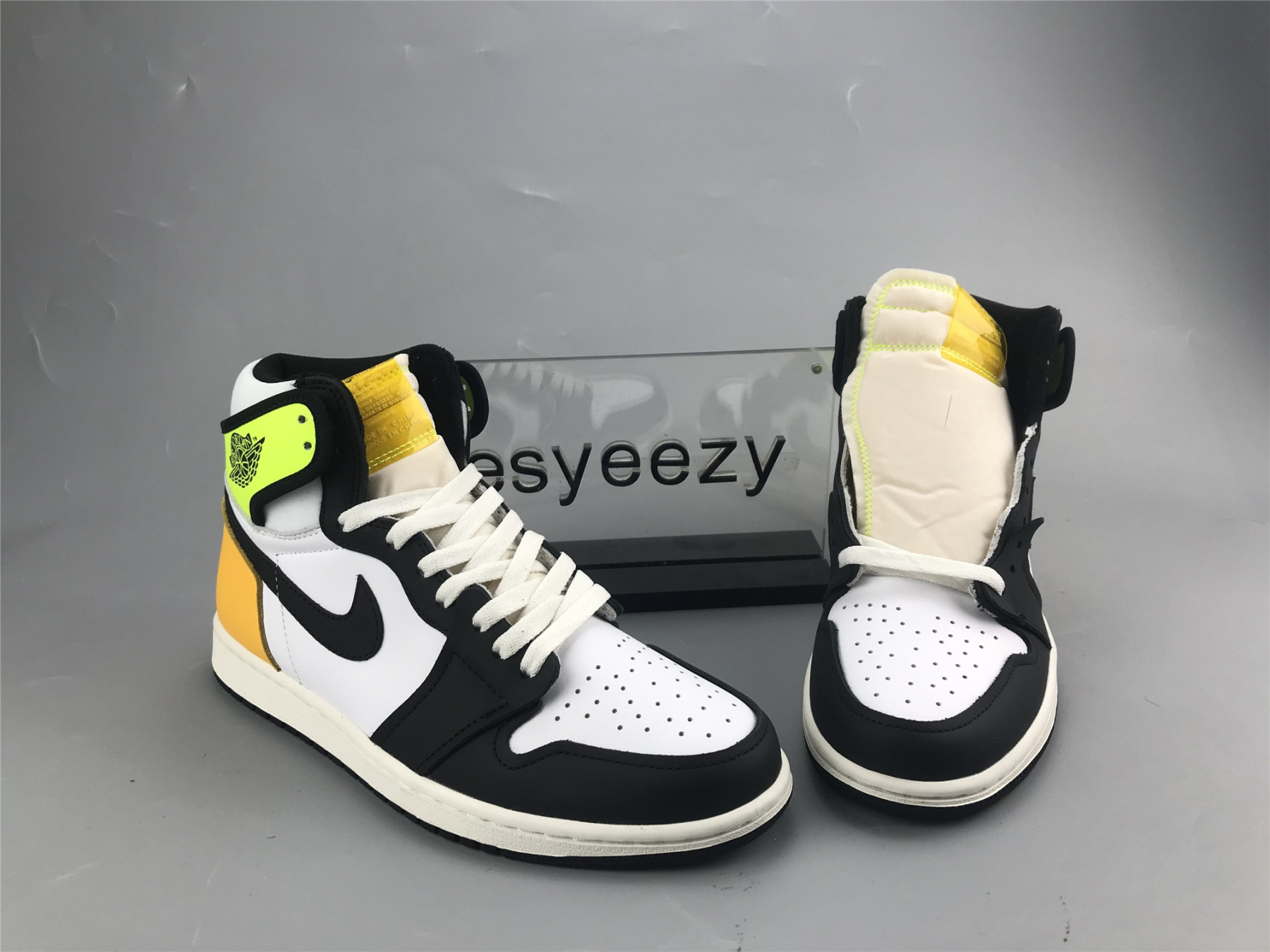 UA AIR JORDAN 1 RETRO HIGH OG 