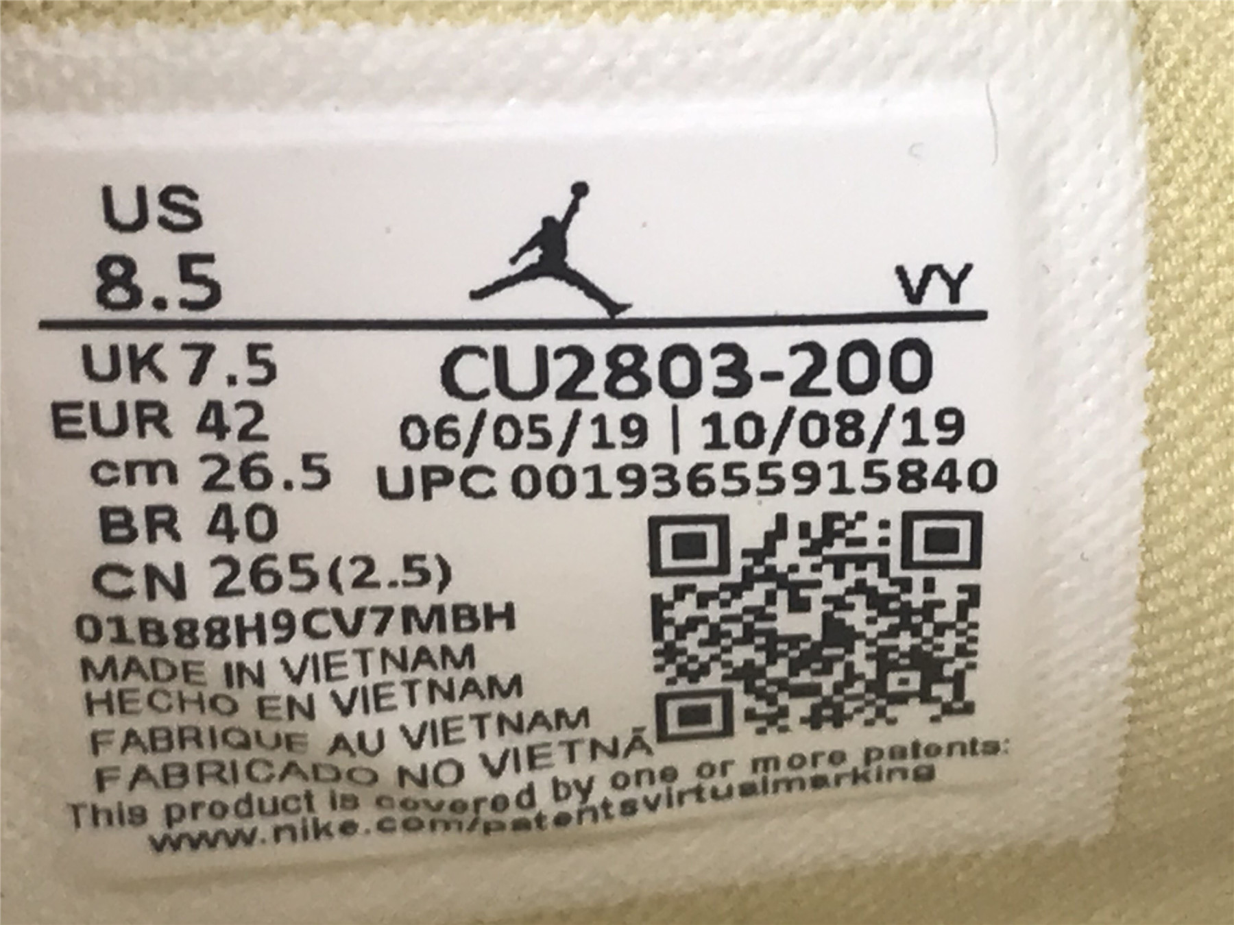 UA Ma1s0n CHATEAU ROUGE X AIR JORDAN 1 MID SE 