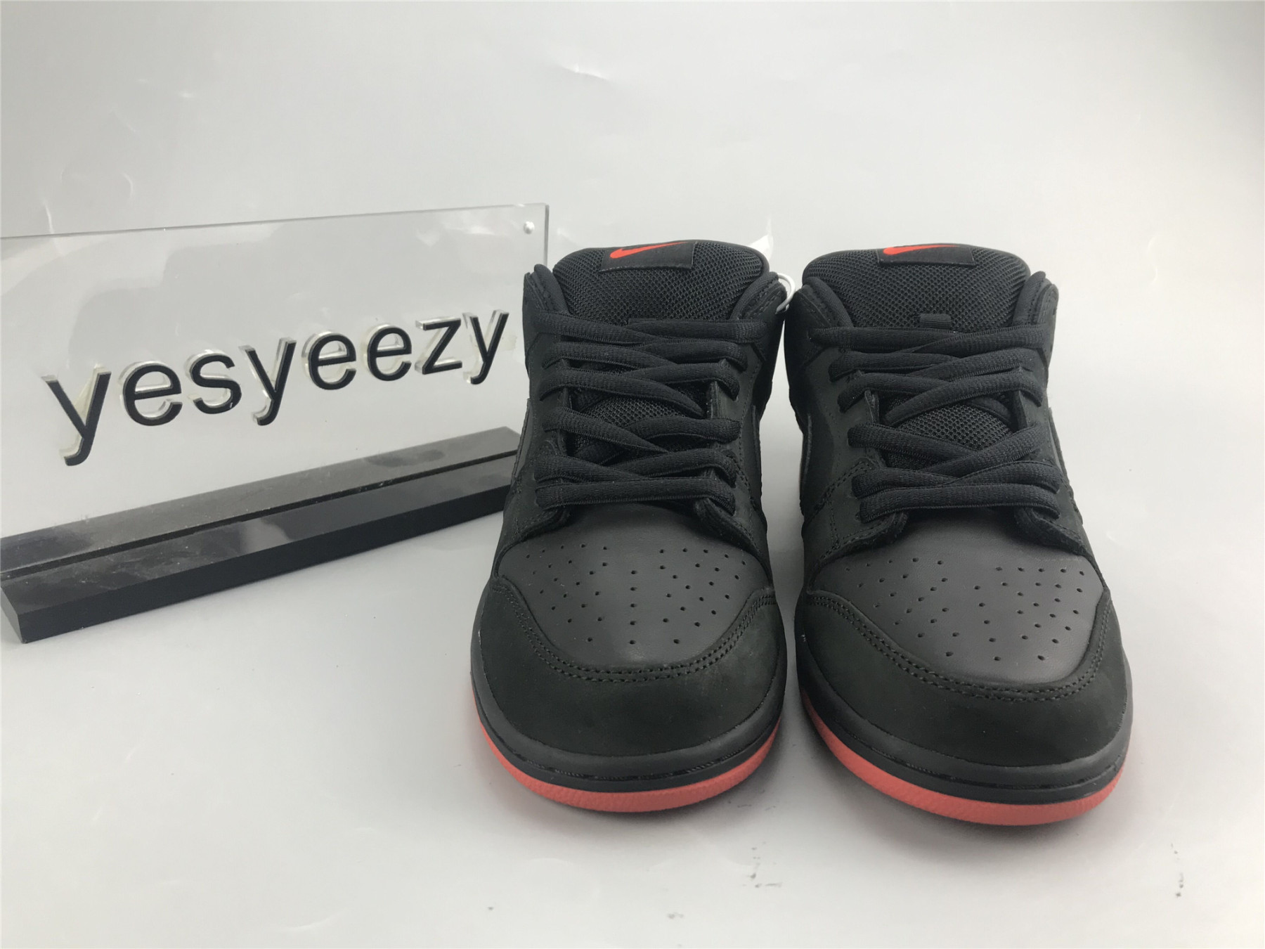 UA NIKE JEFF STAPLE X DUNK LOW PRO SB