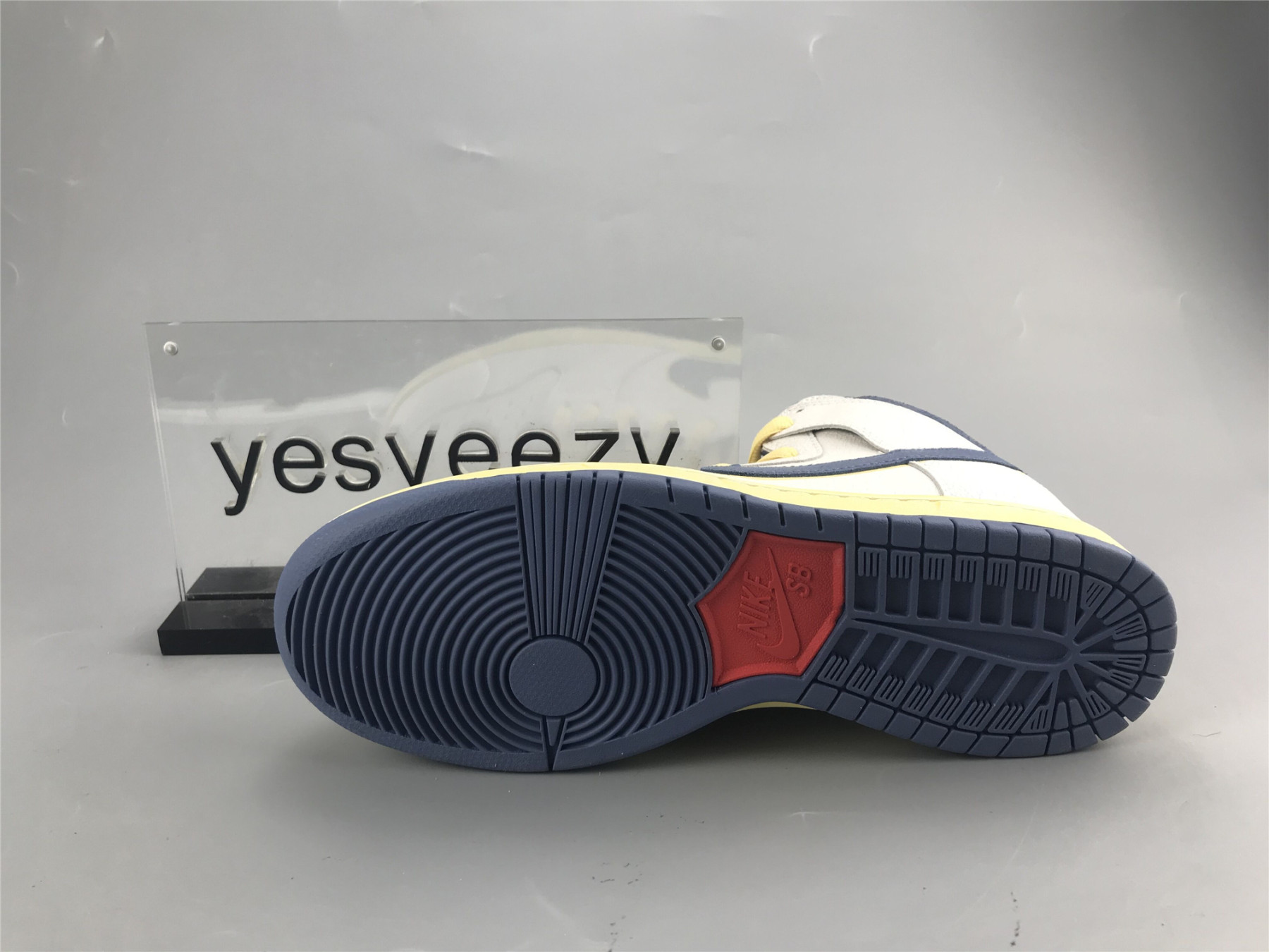 UA NIKE ATLAS X DUNK HIGH SB 