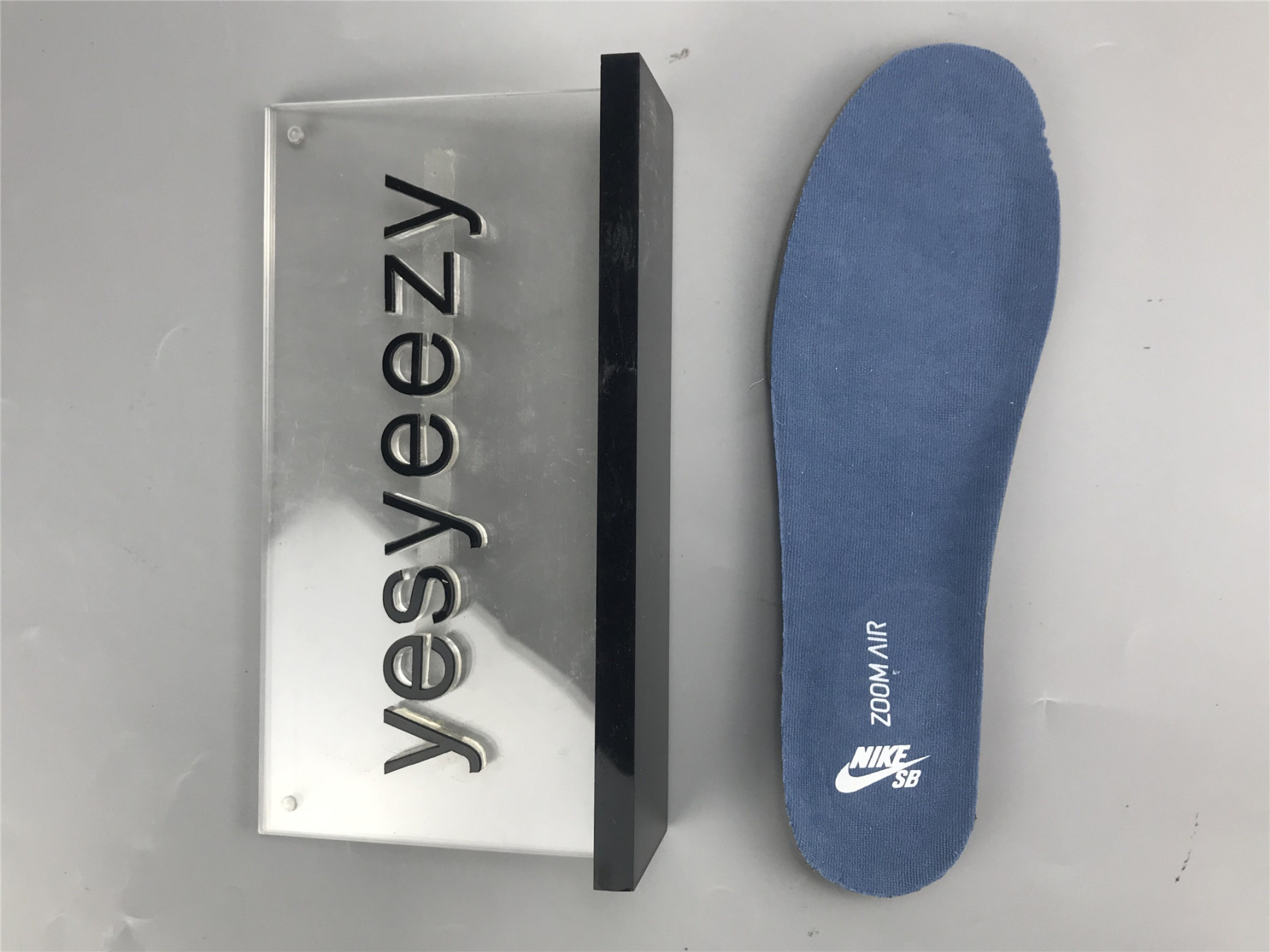 UA NIKE ATLAS X DUNK HIGH SB 