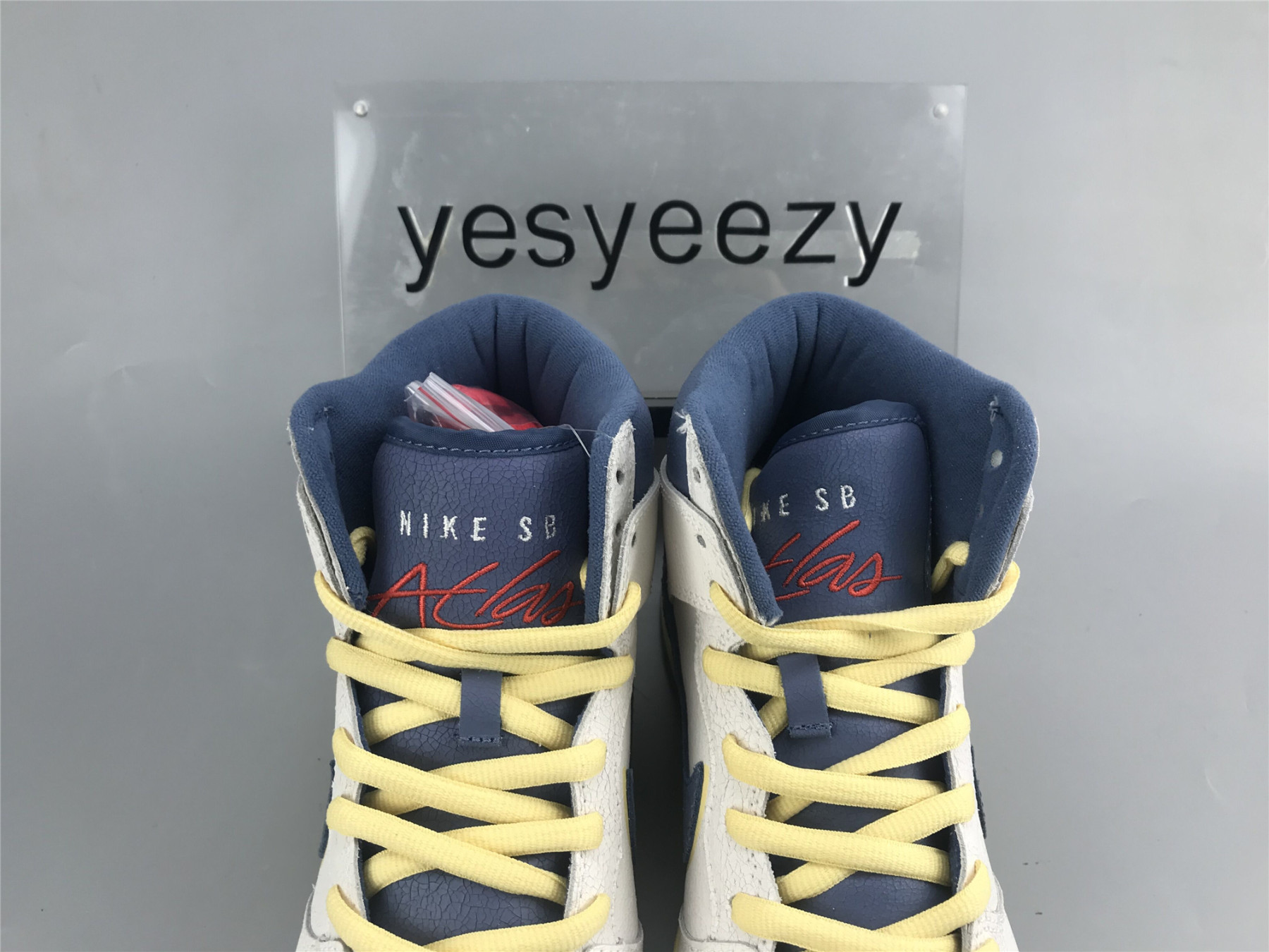 UA NIKE ATLAS X DUNK HIGH SB 