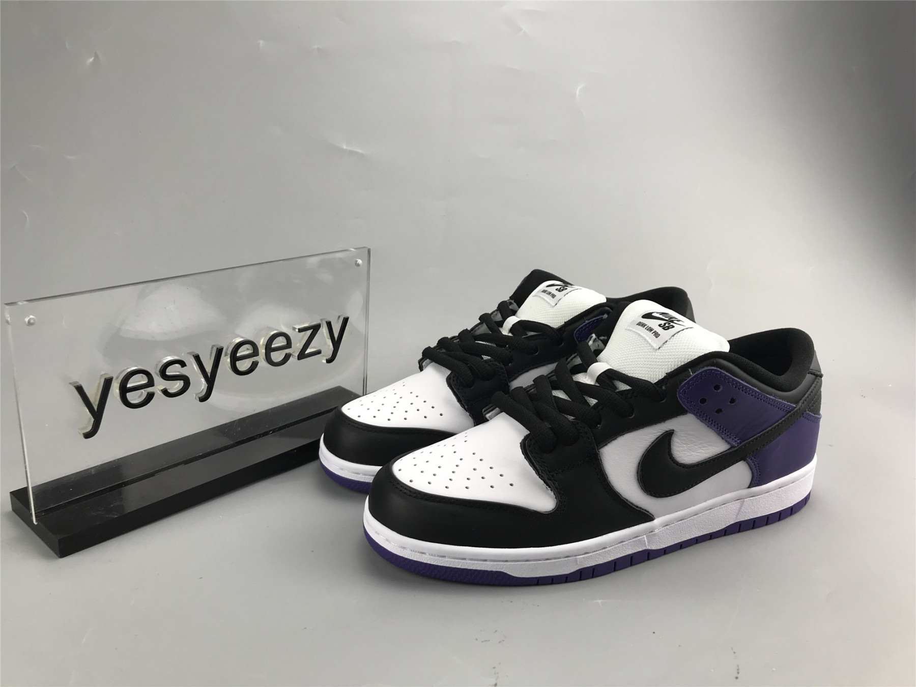 UA NIKE DUNK LOW SB