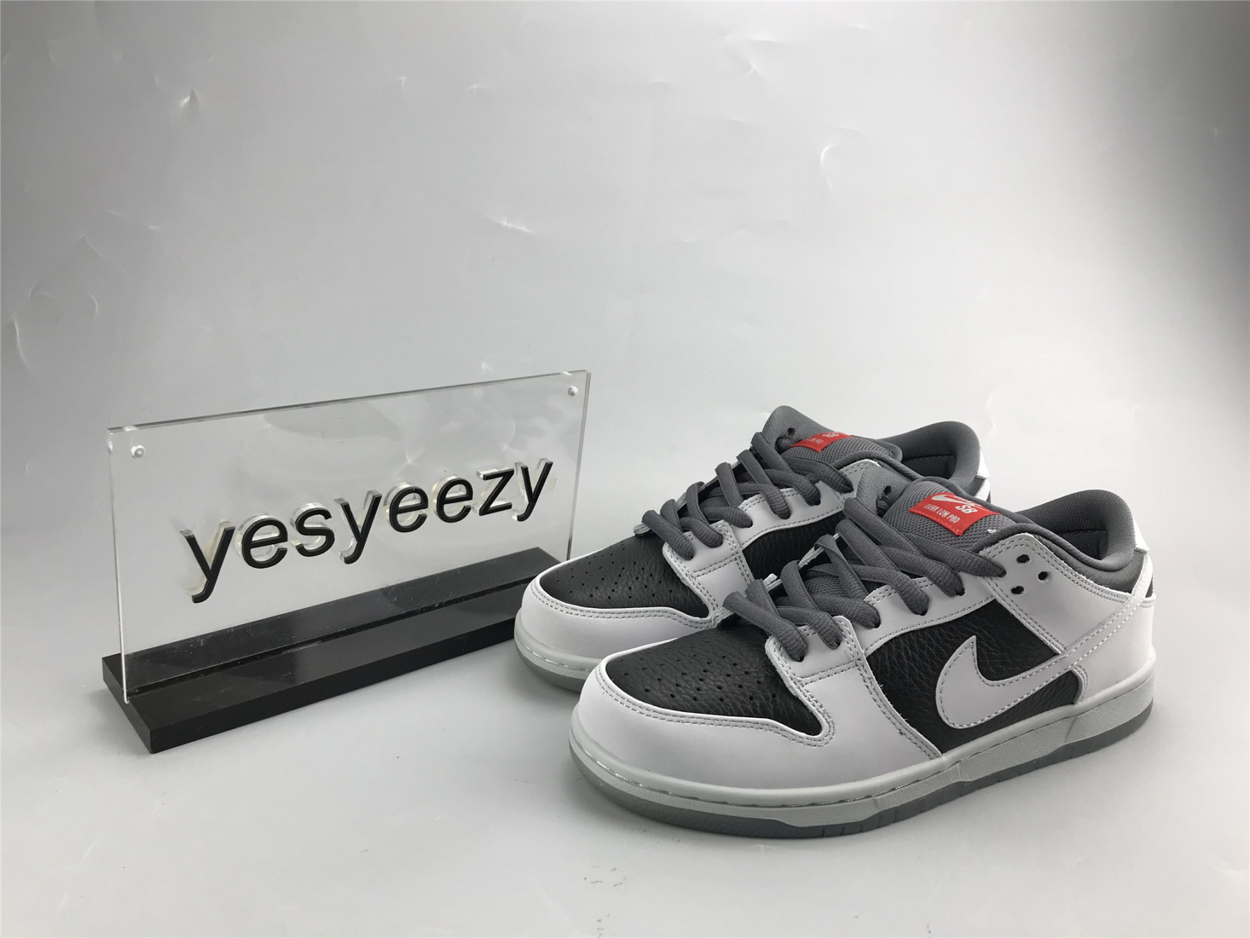 ua nike atlas x dunk low preM1vm sb