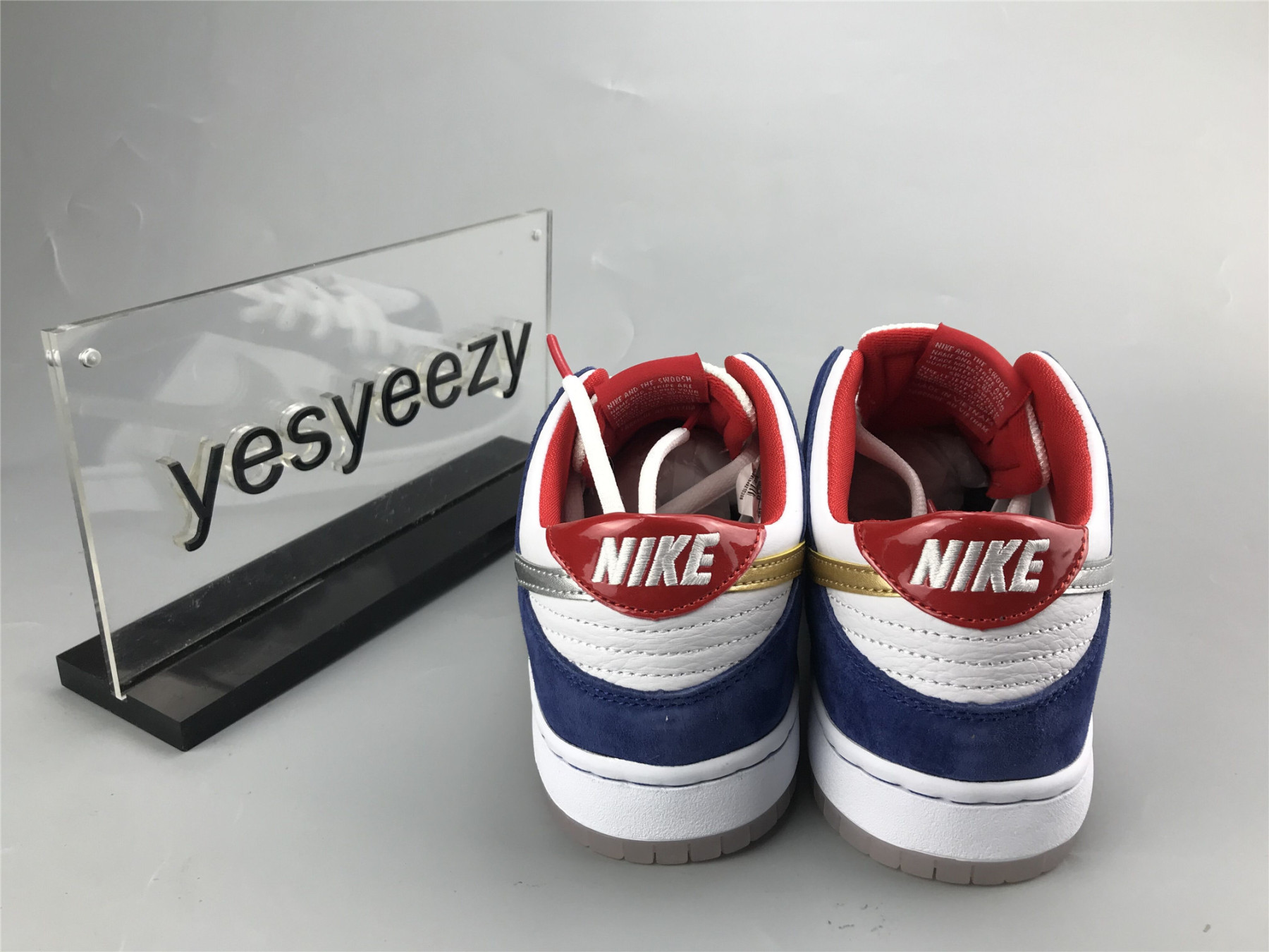 UA NIKE SB DUNK LOW PRO